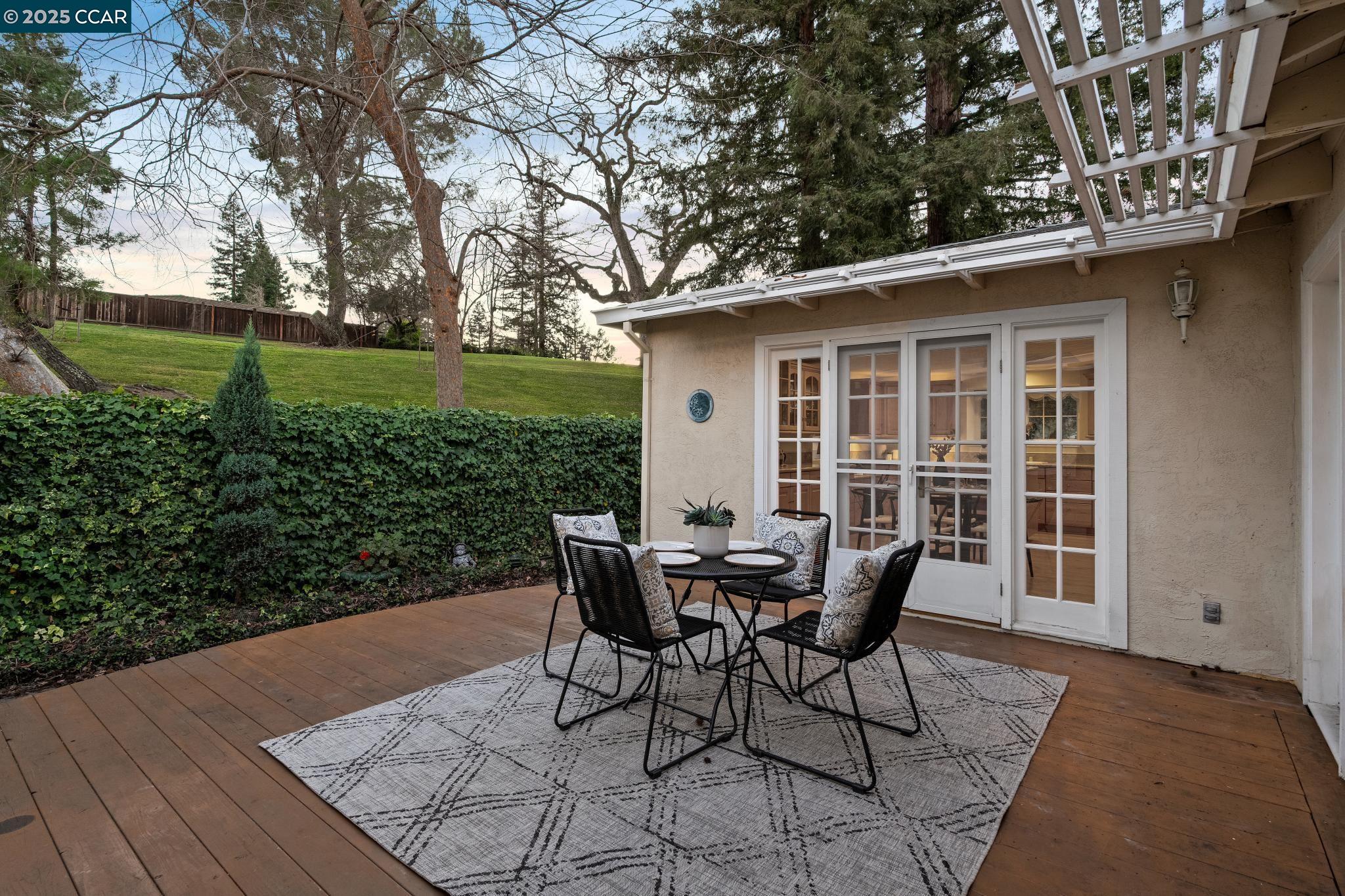 851 Luz Ct