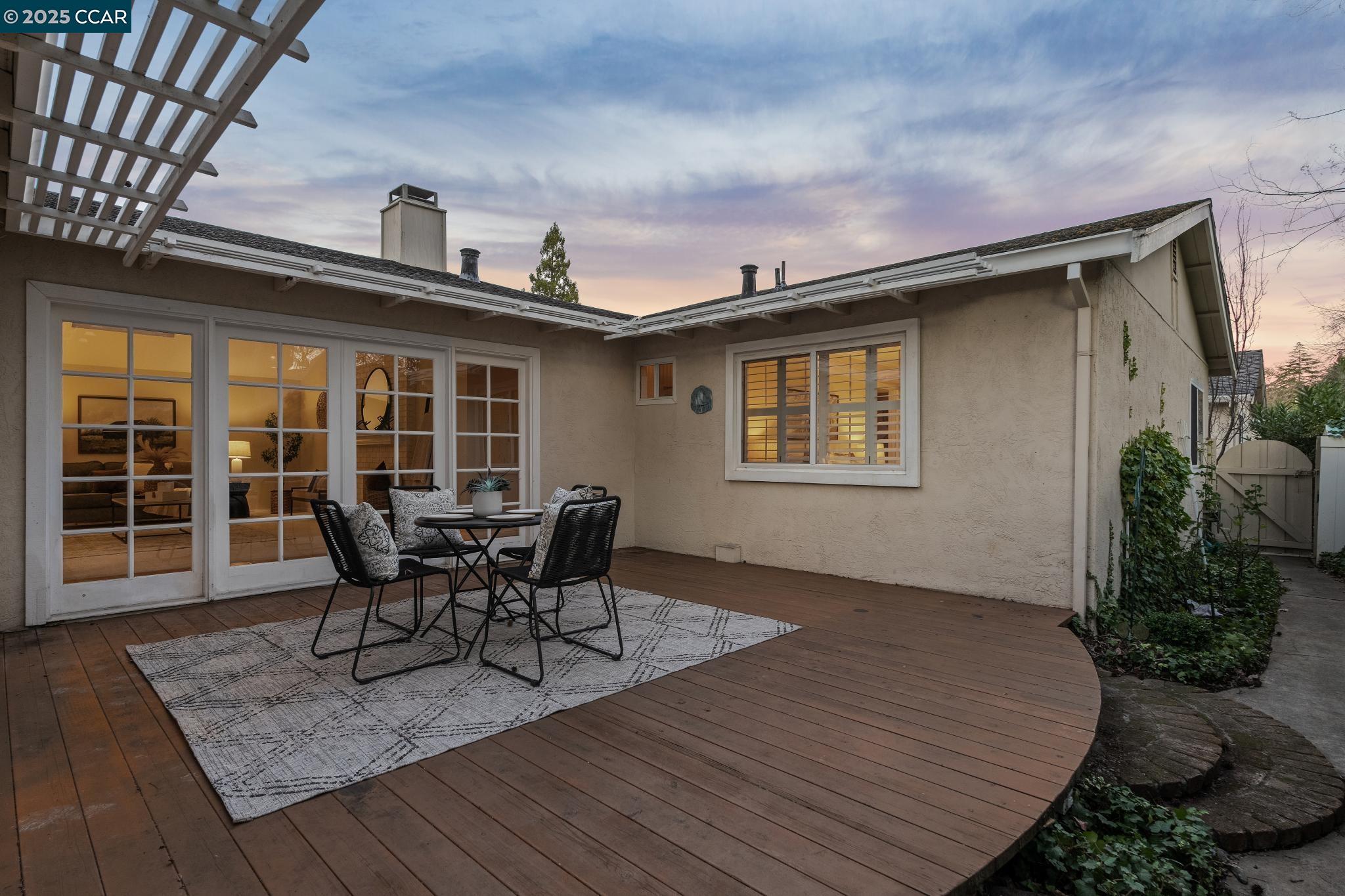 851 Luz Ct