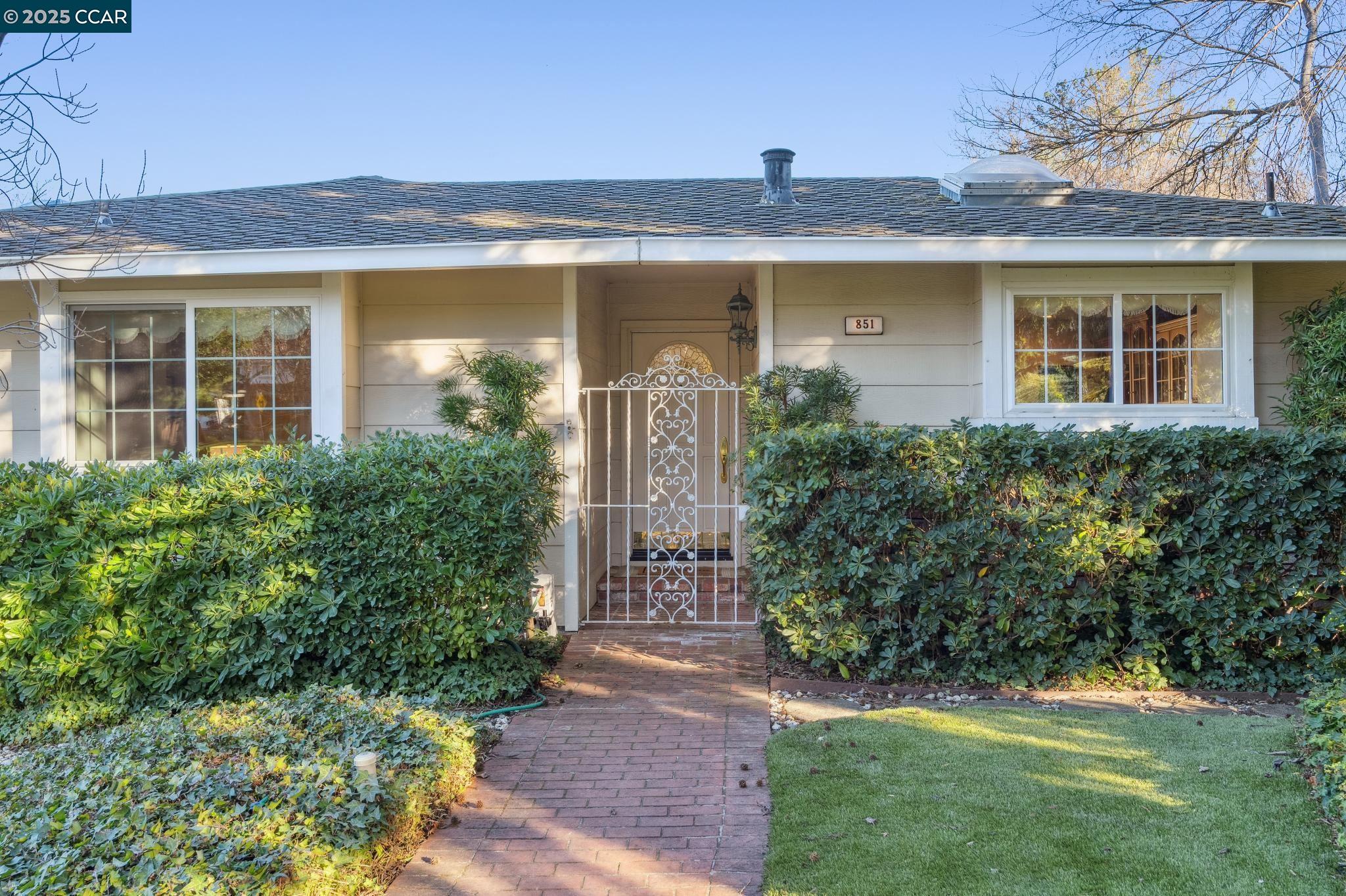 851 Luz Ct
