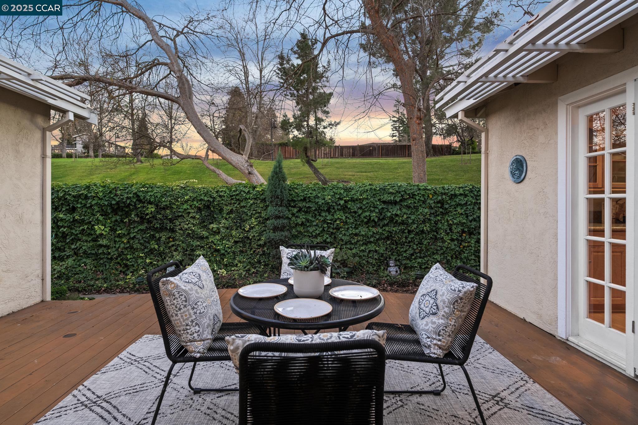 851 Luz Ct