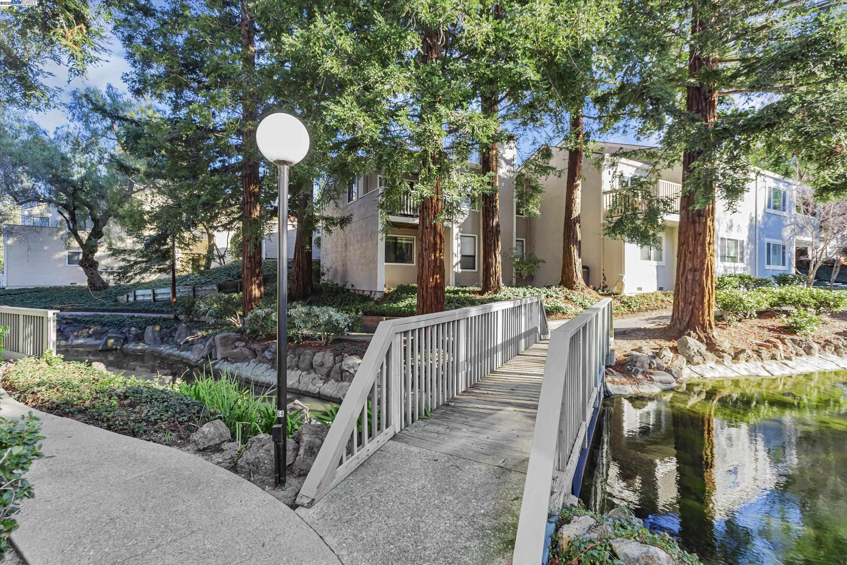 351 Scottsdale Rd