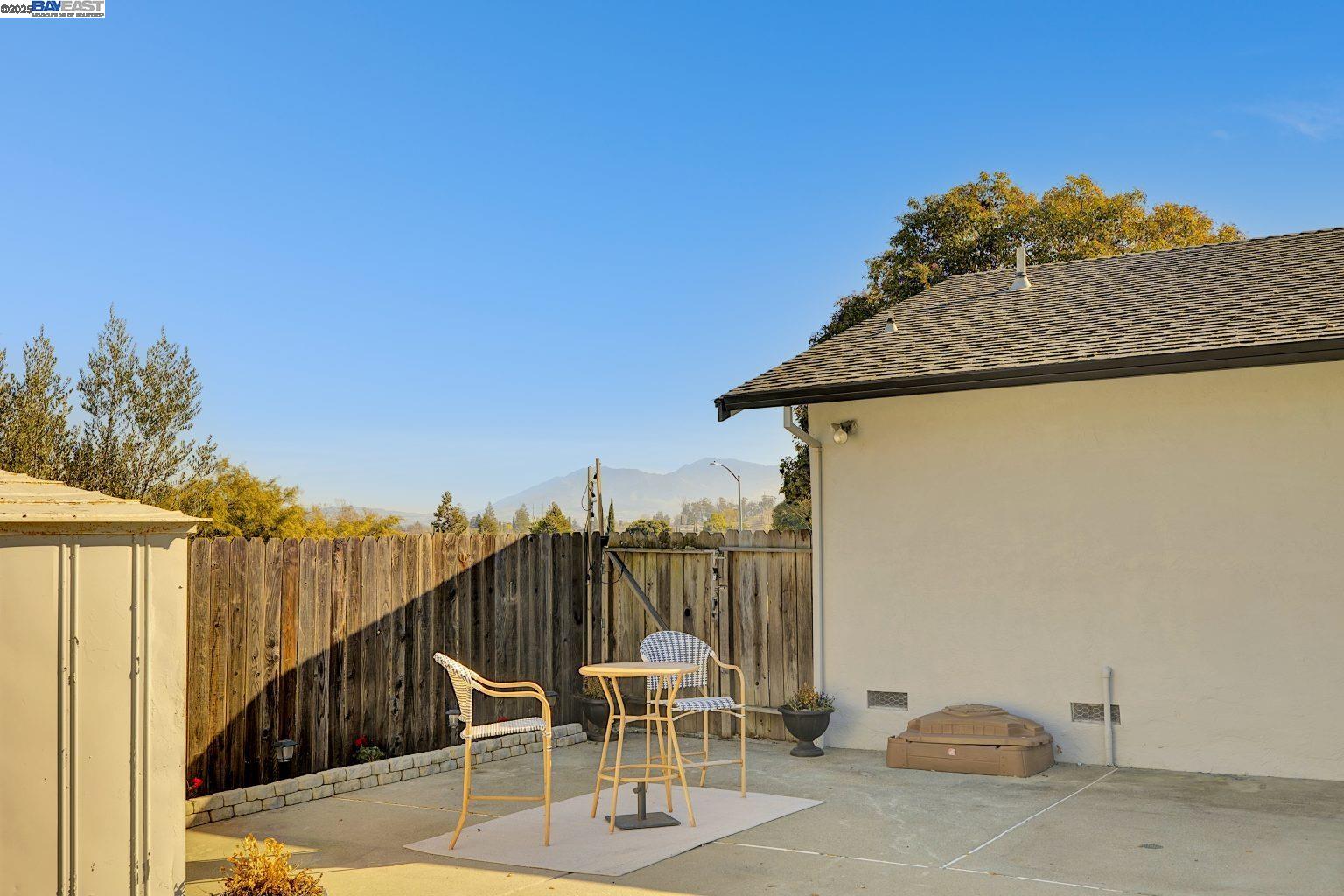 1057 Rolling Hill Way