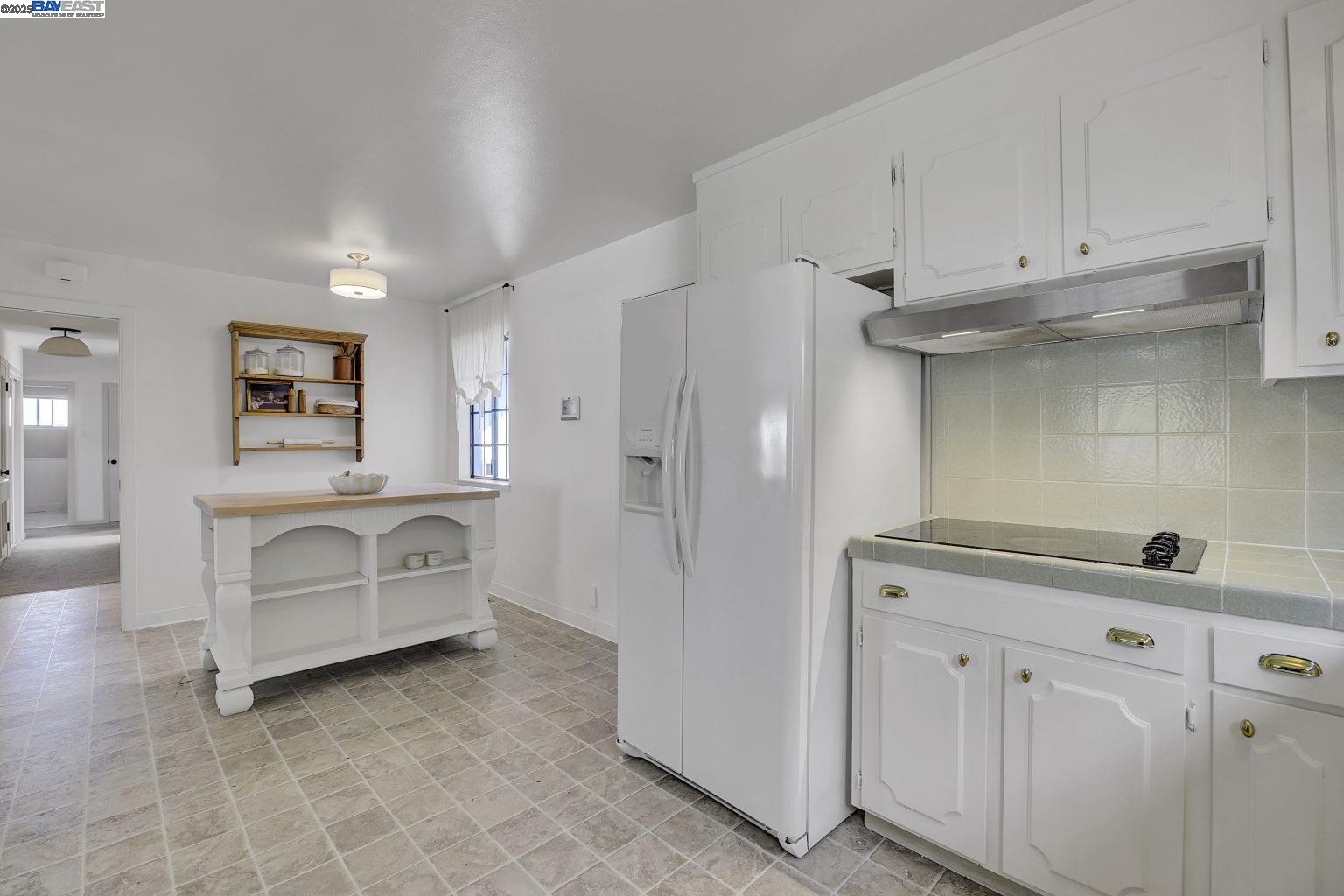 1057 Rolling Hill Way