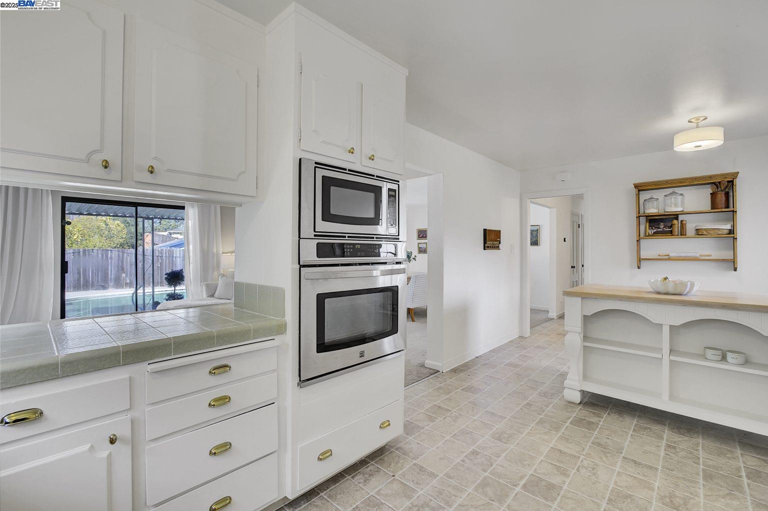 1057 Rolling Hill Way