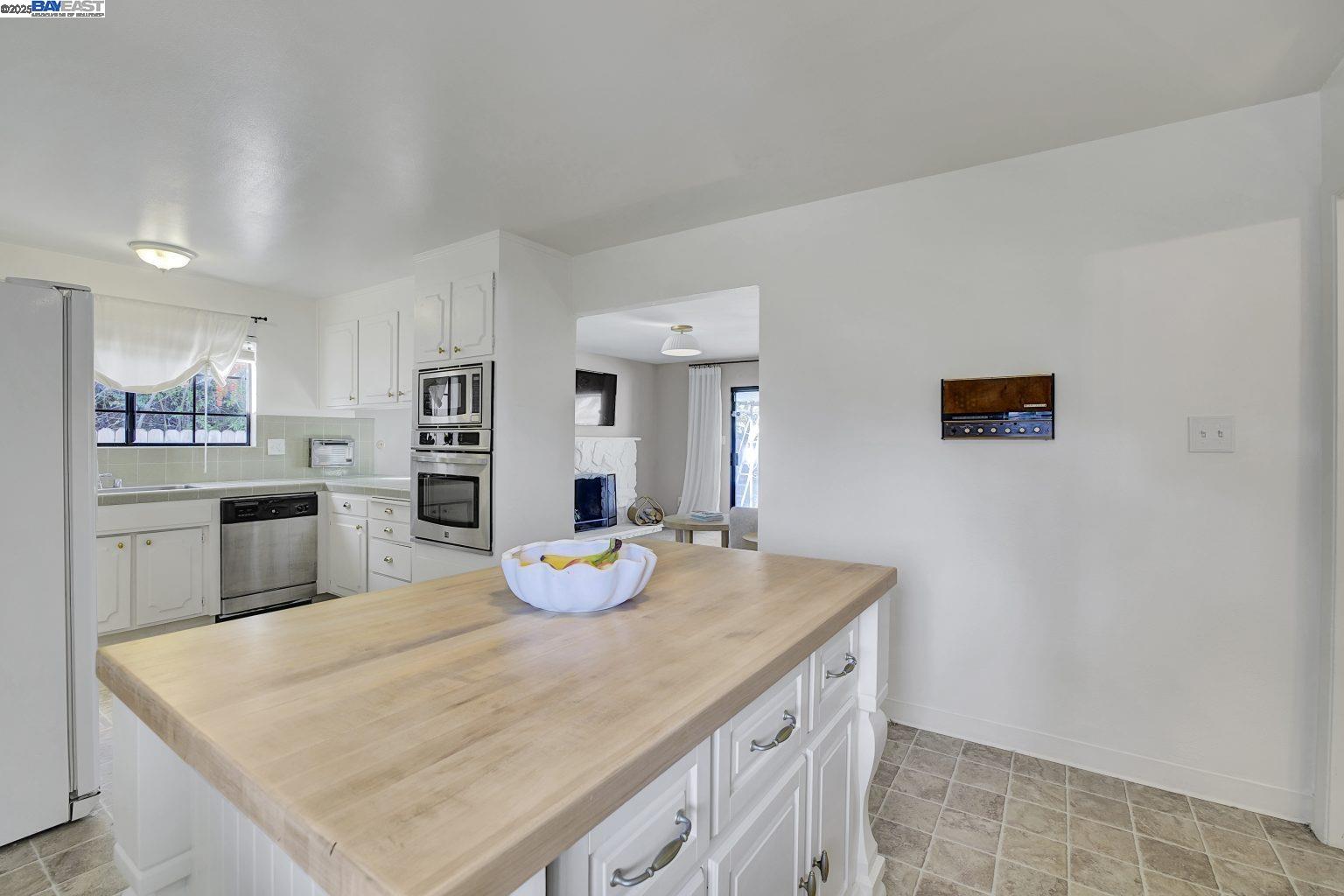 1057 Rolling Hill Way