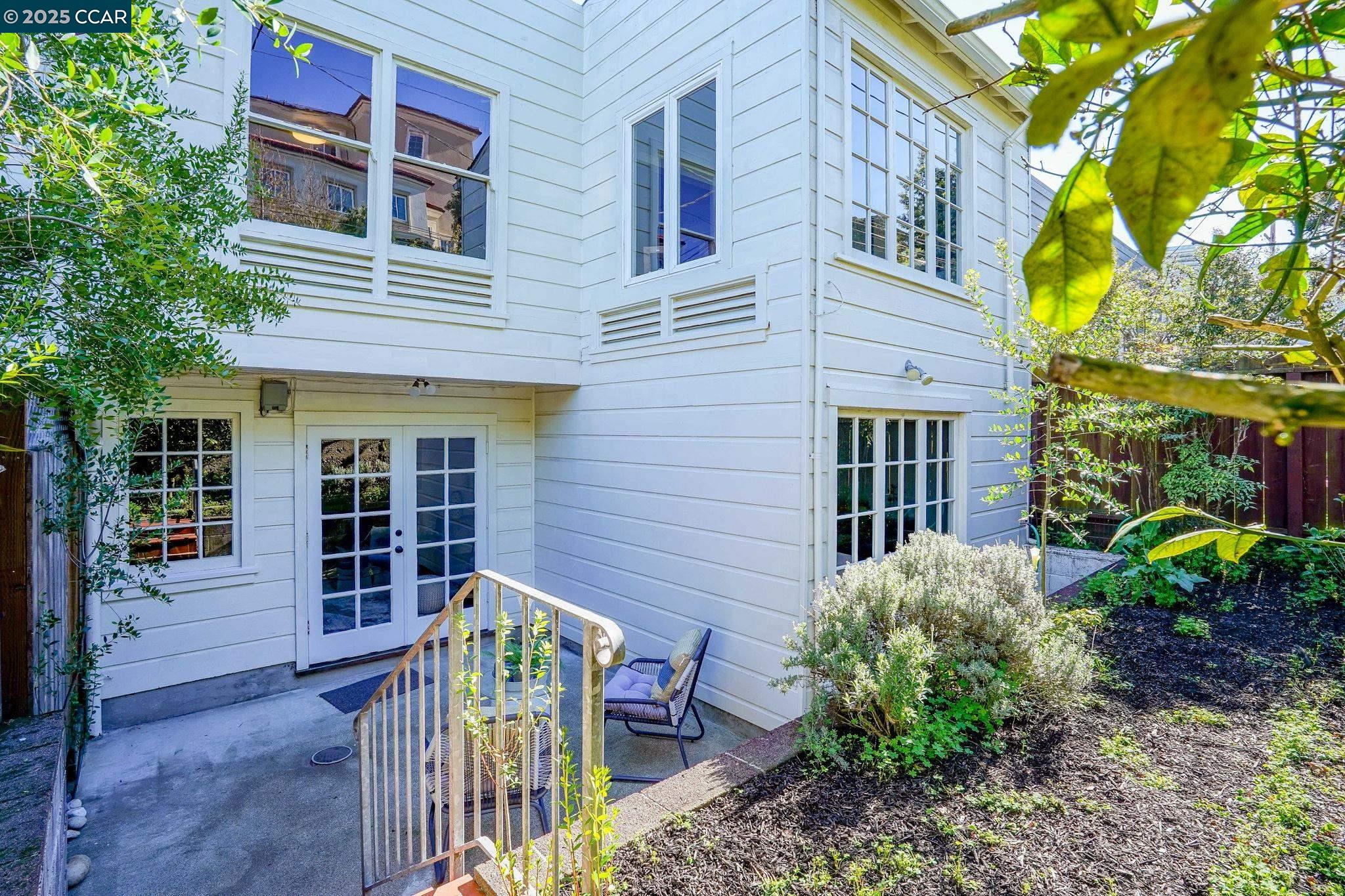 276 Ewing Terrace