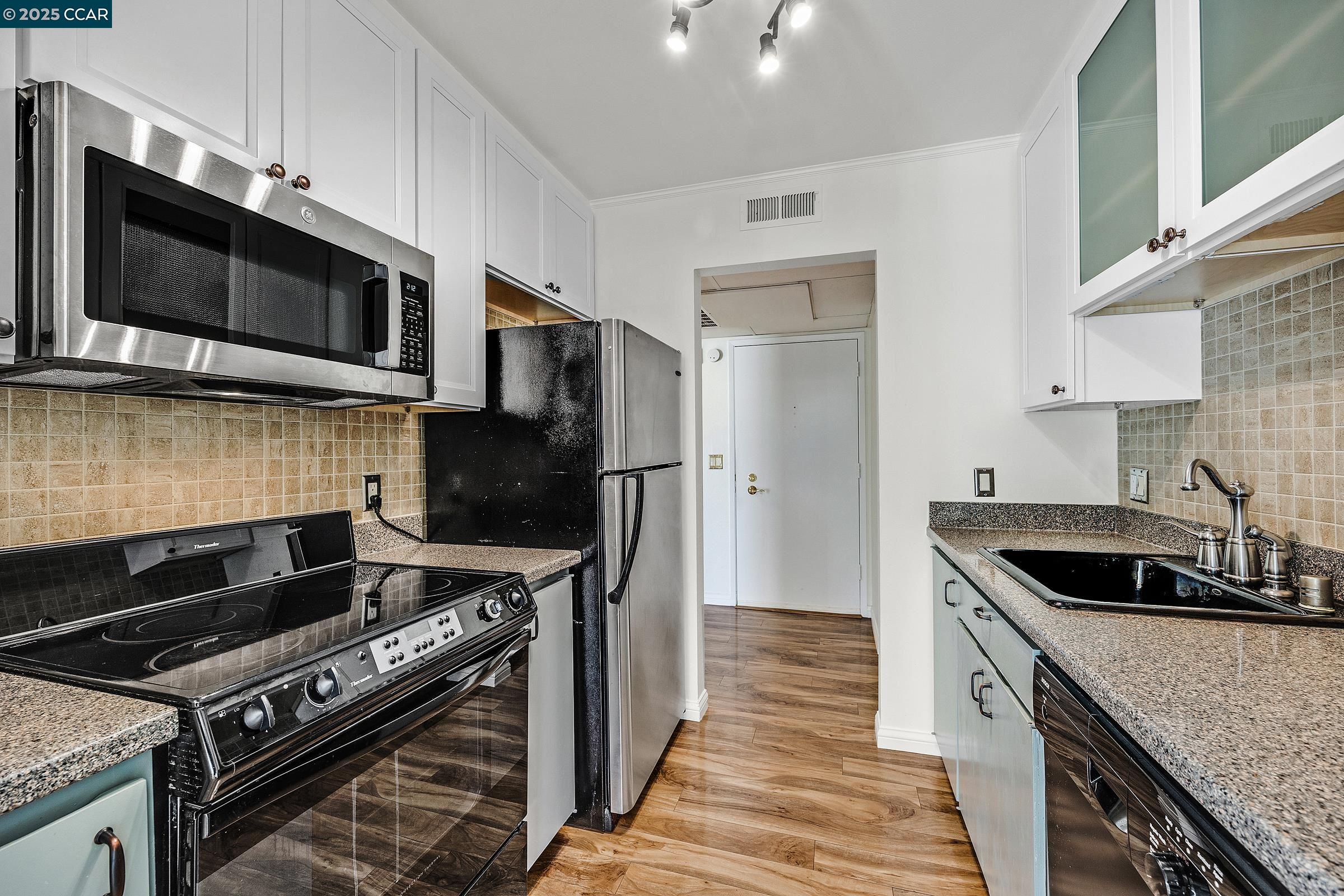 310 N Civic Dr # 506