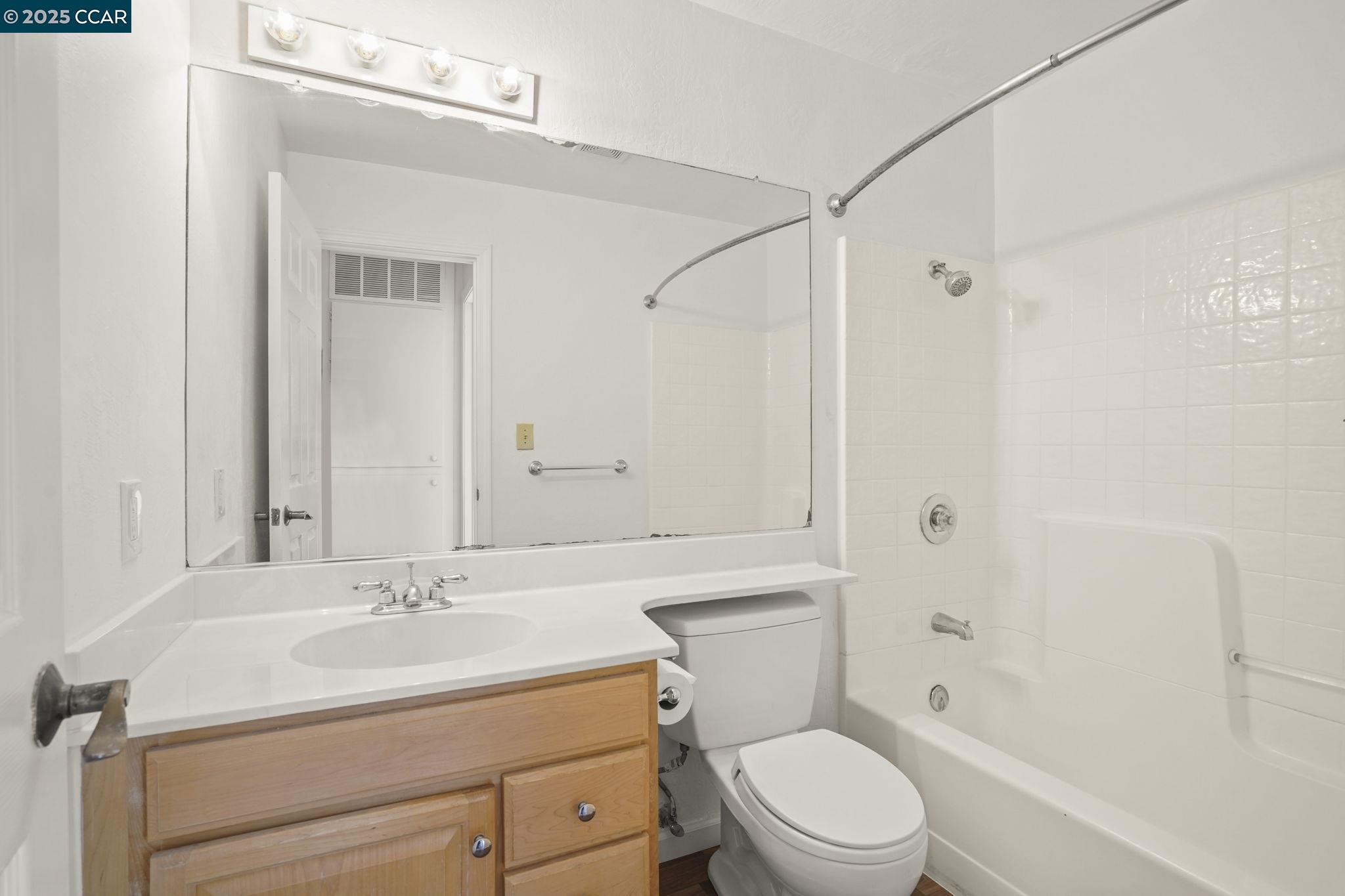 5460 Concord Blvd Unit: C3