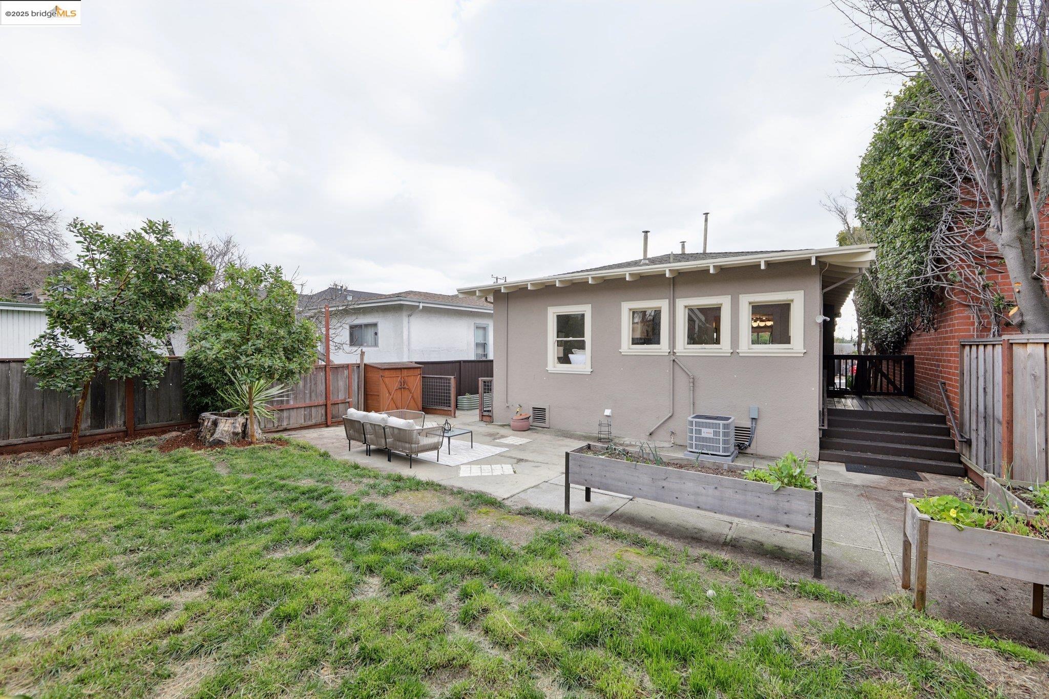5918 Taft Ave