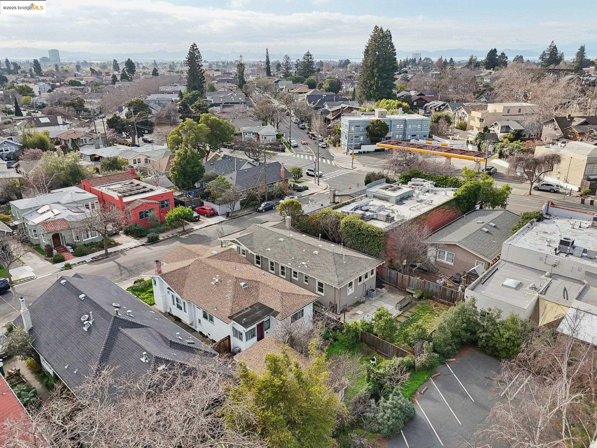 5918 Taft Ave