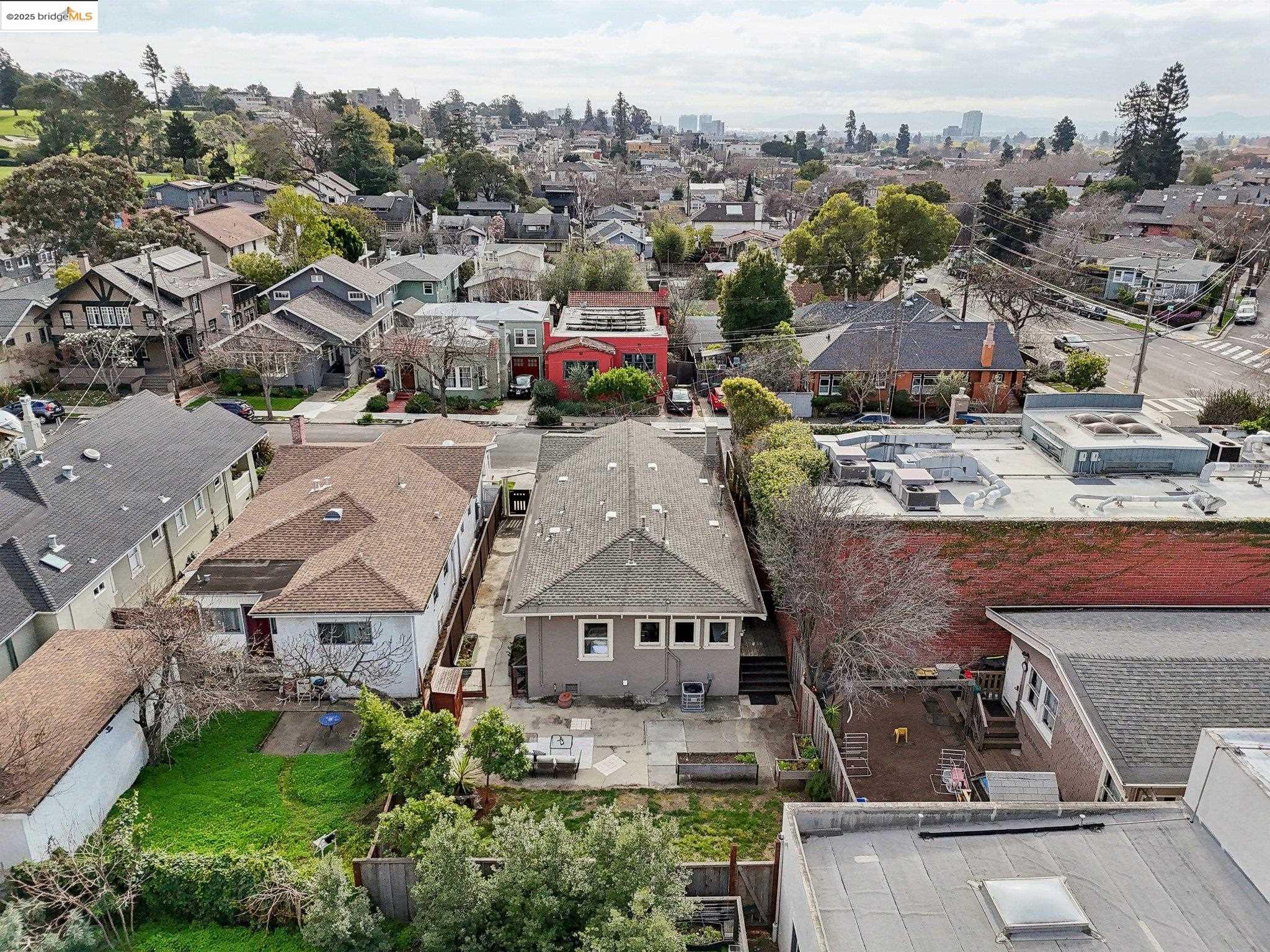 5918 Taft Ave