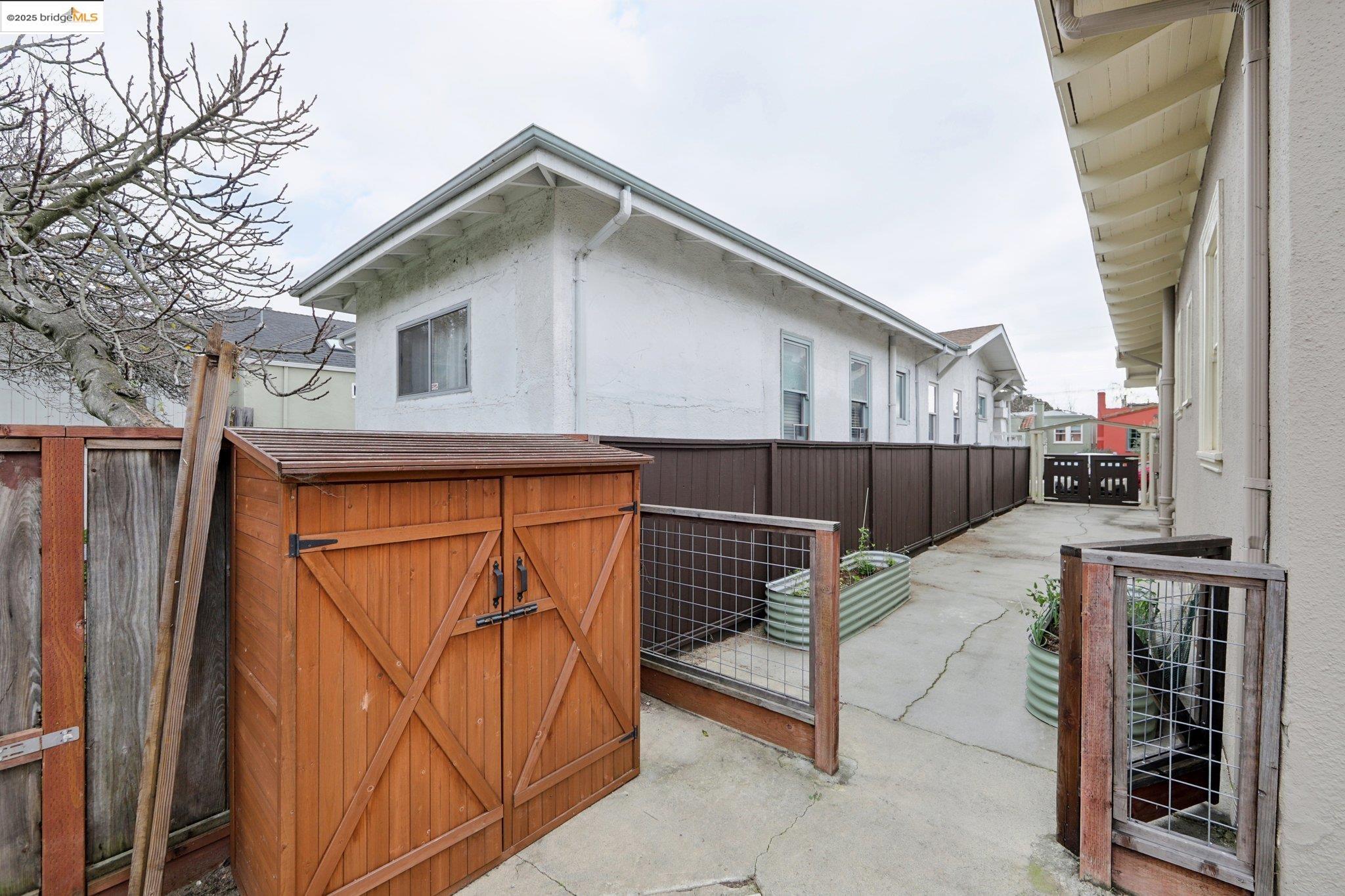 5918 Taft Ave