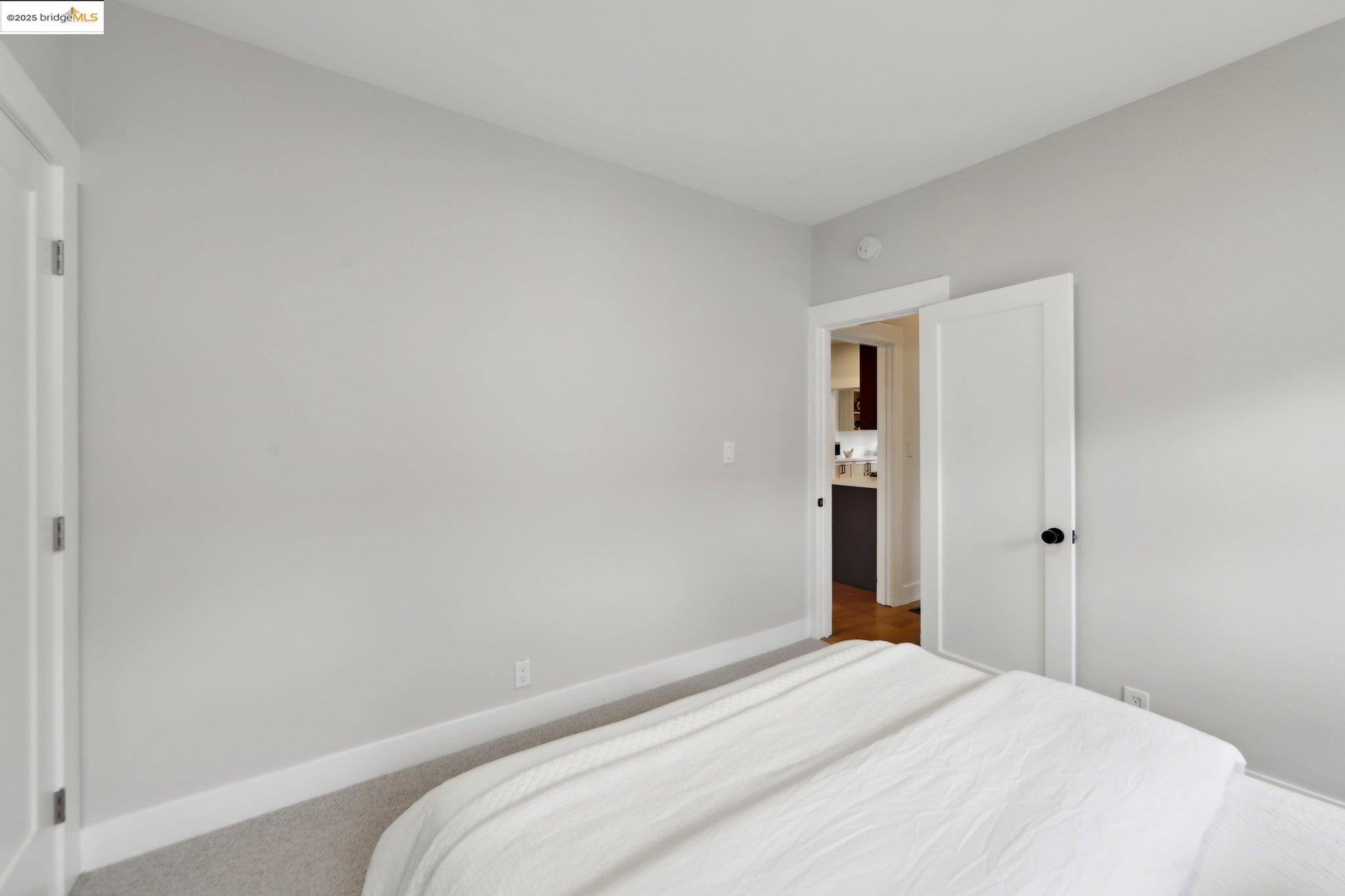 5918 Taft Ave