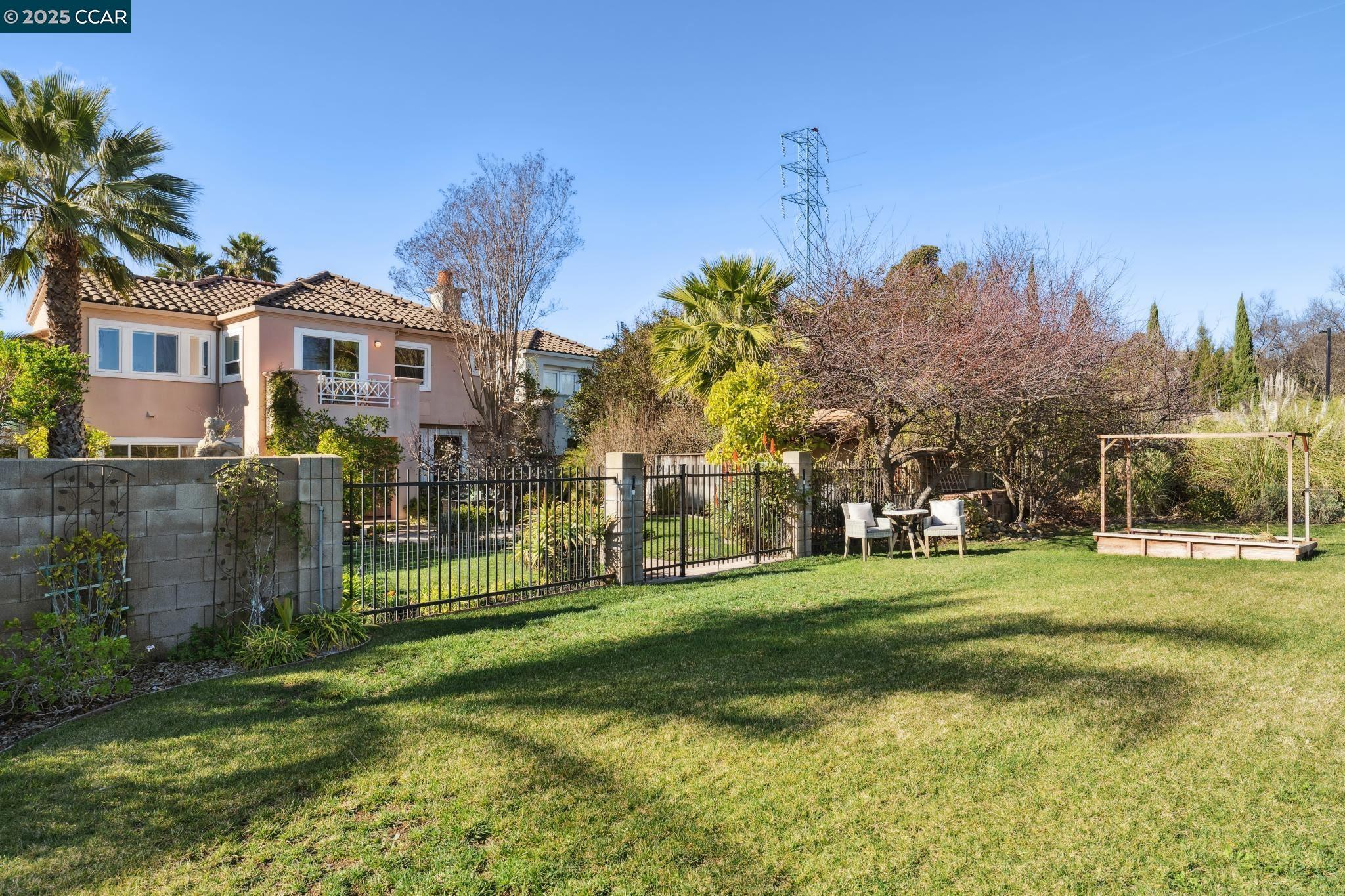 171 Camino Del Sol