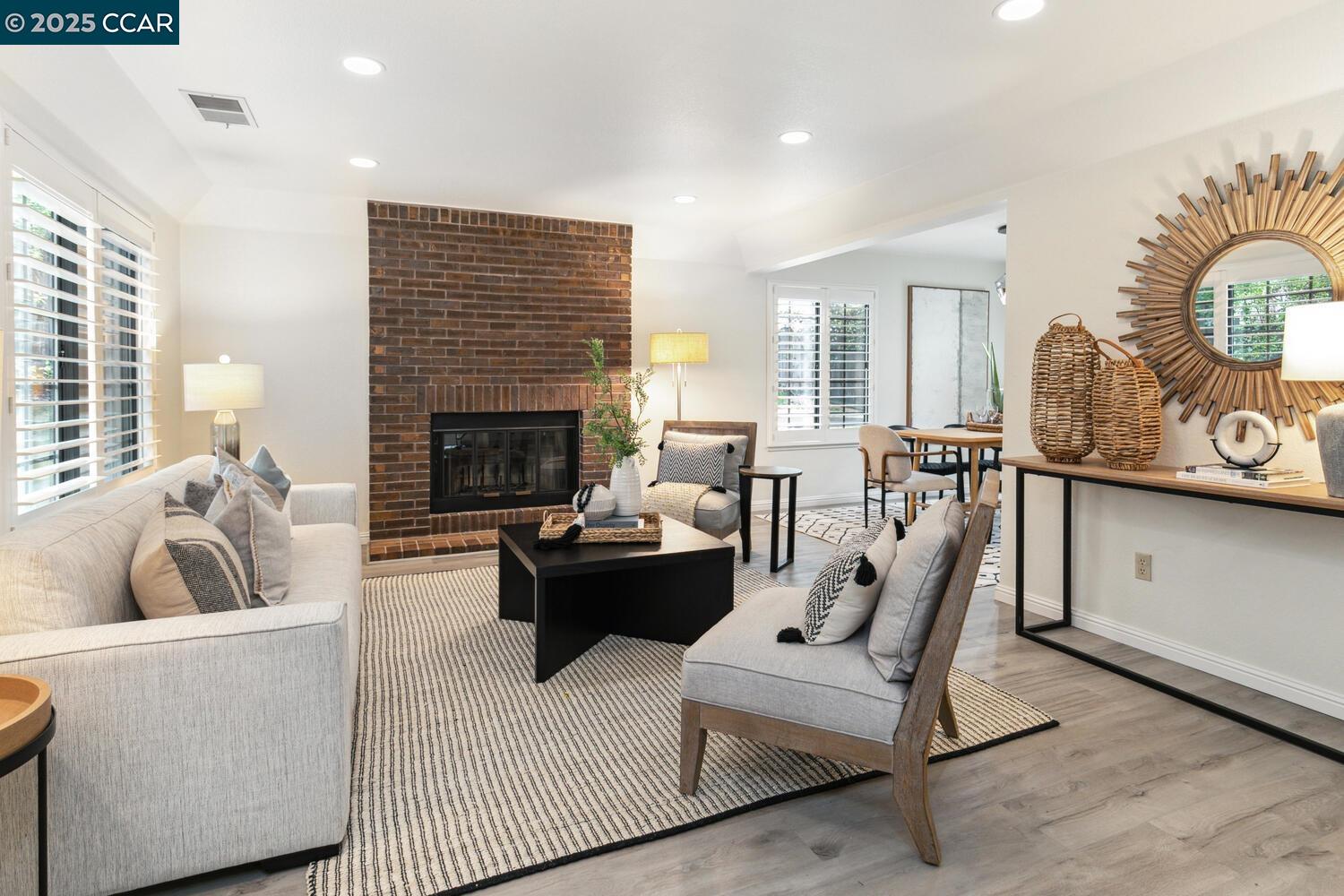 25 Driftwood Ct