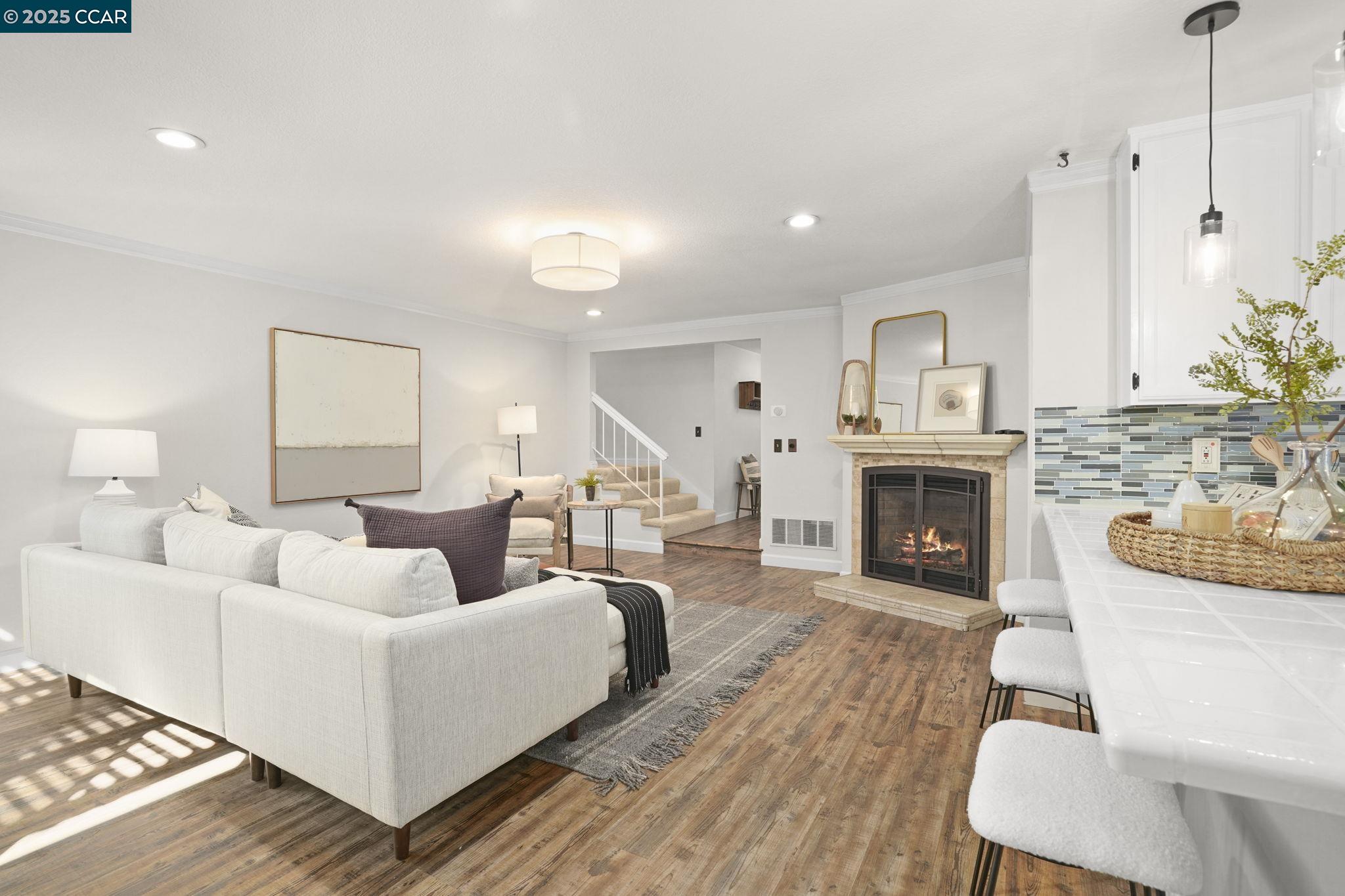 822 Rose Dr