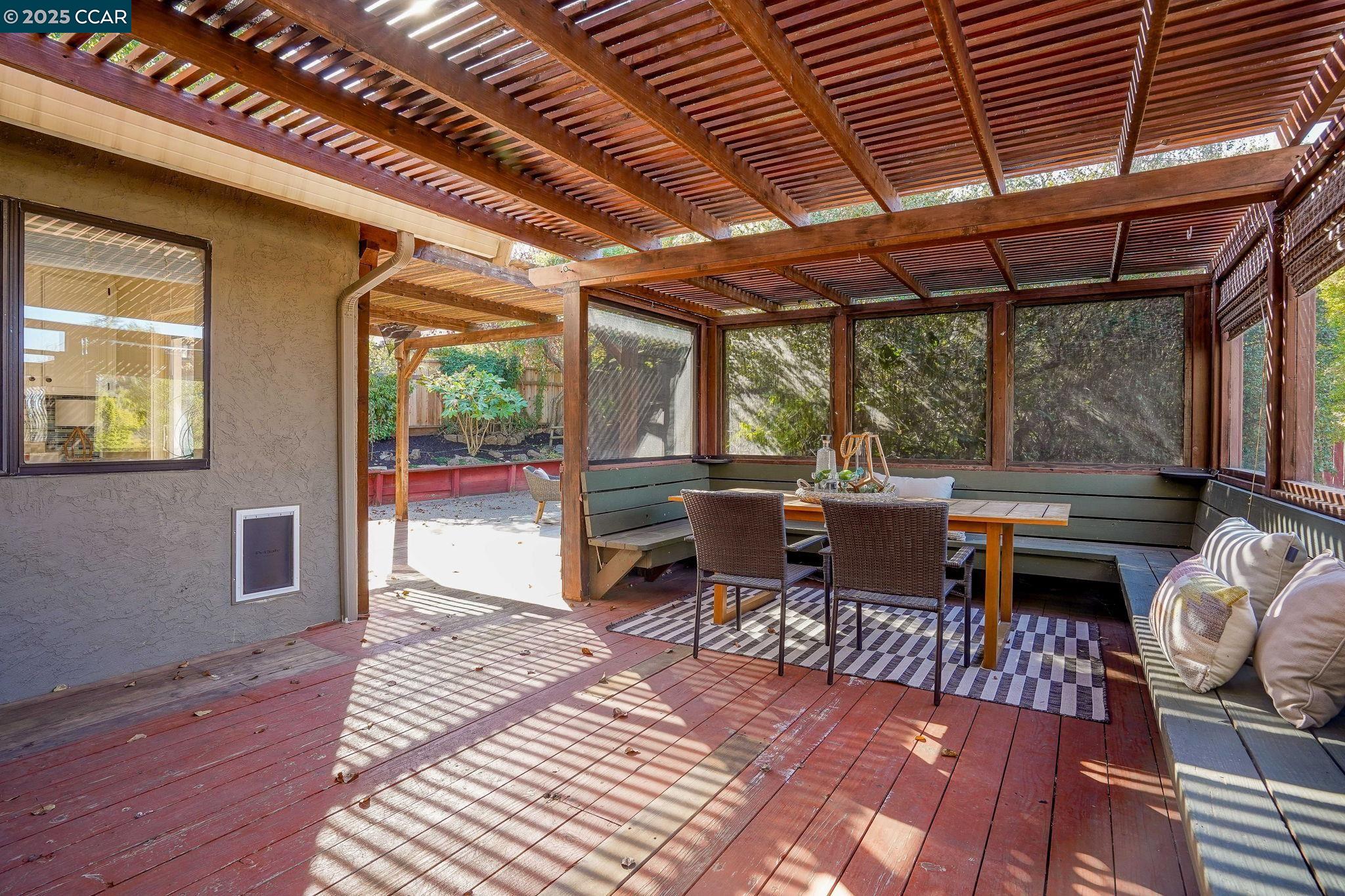 822 Rose Dr