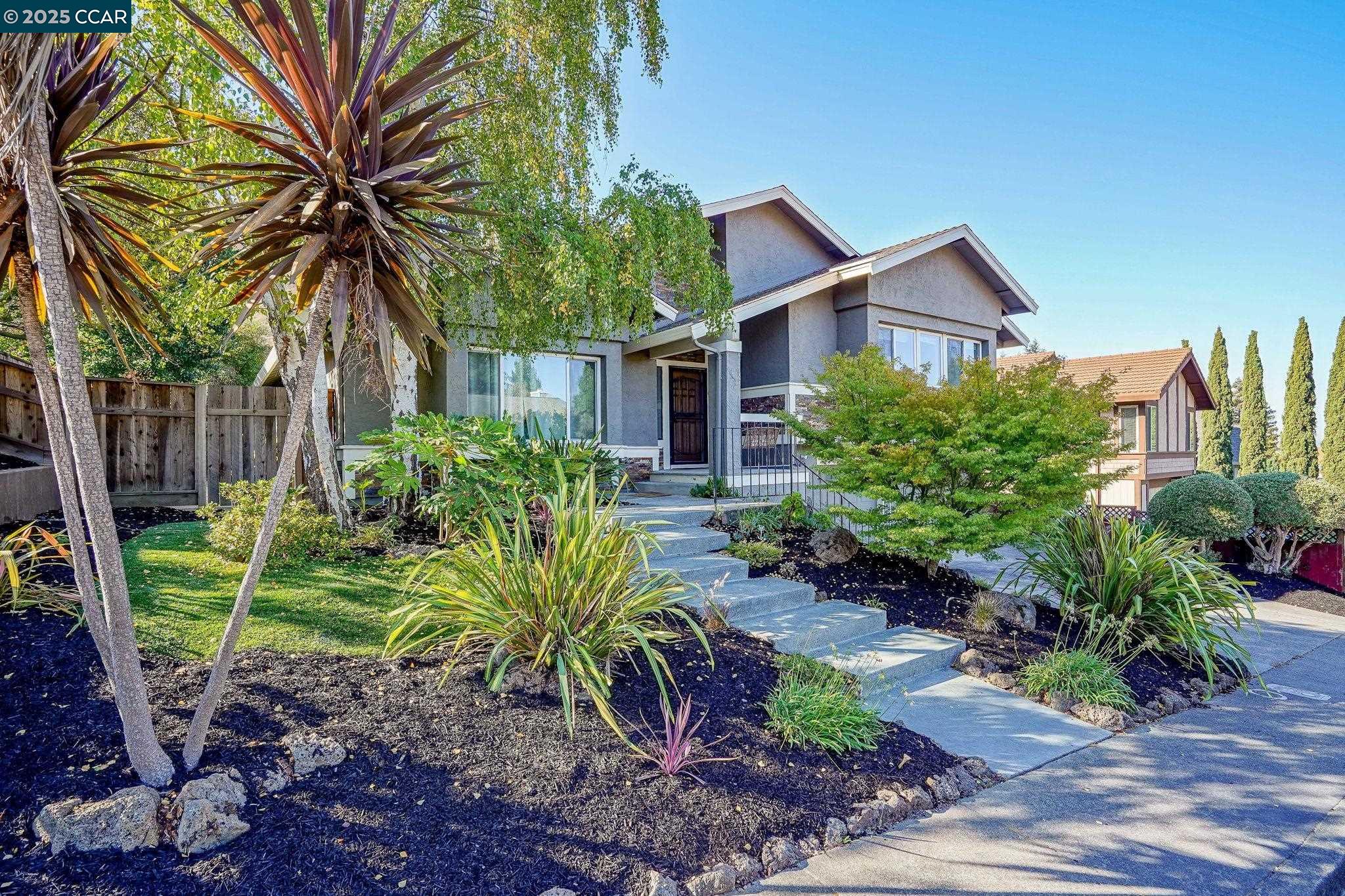 822 Rose Dr