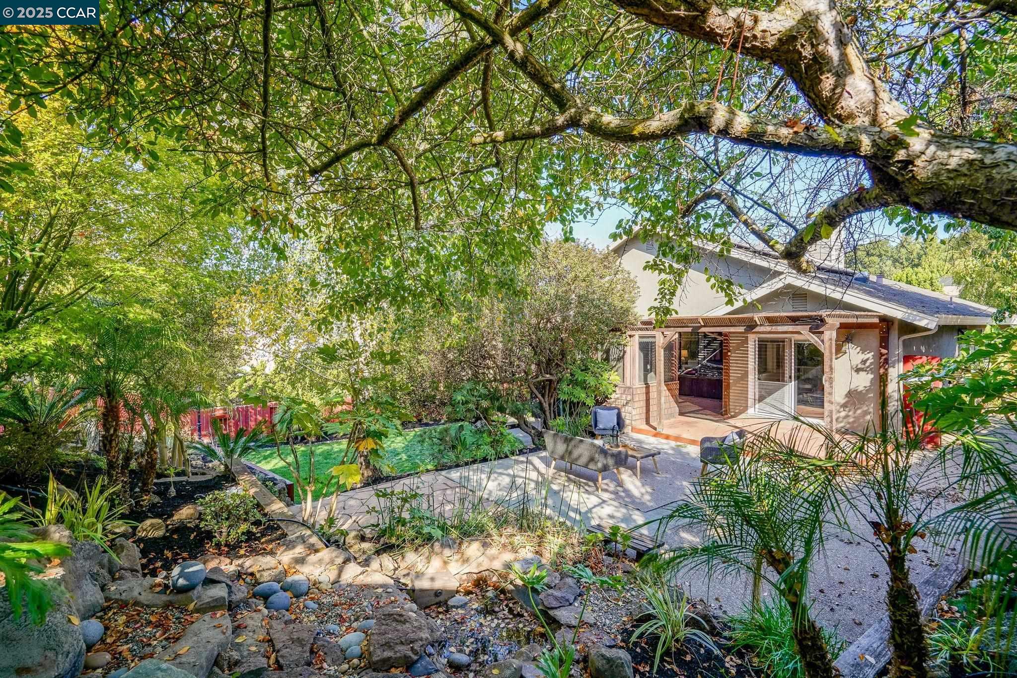 822 Rose Dr