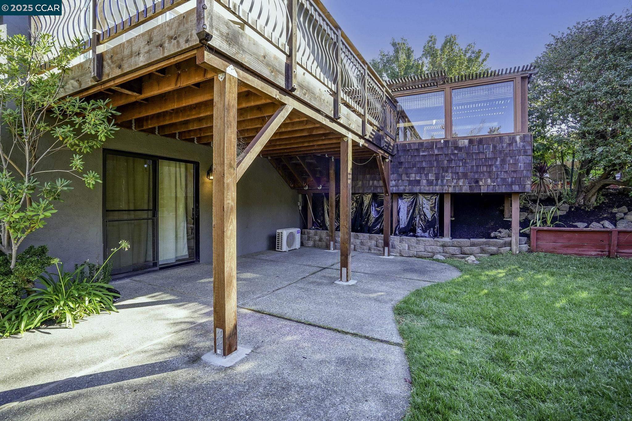 822 Rose Dr