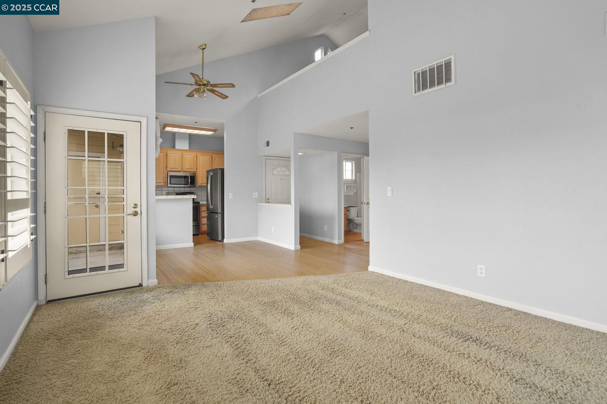 735 Buchanan St. # 204