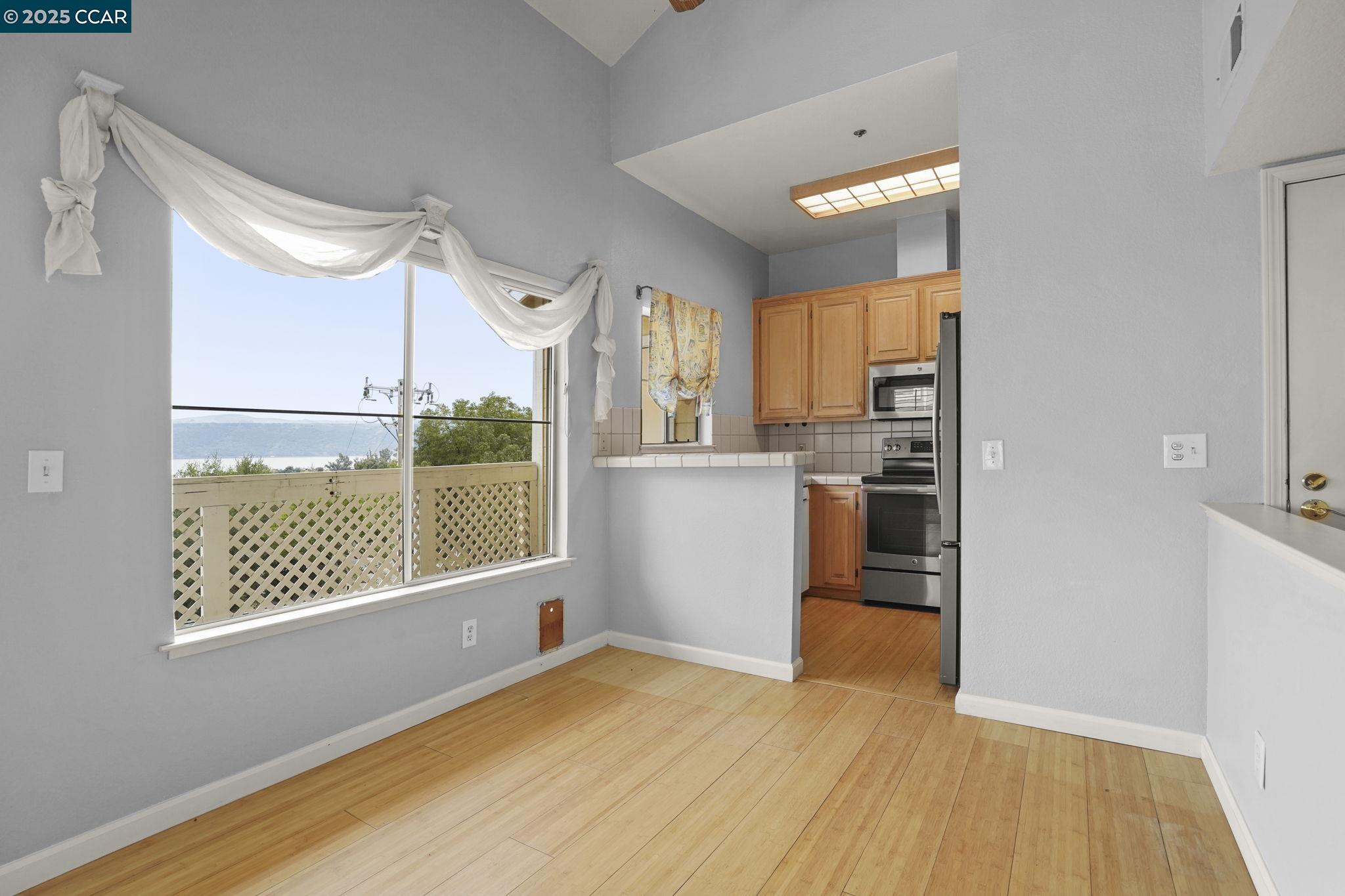 735 Buchanan St. # 204