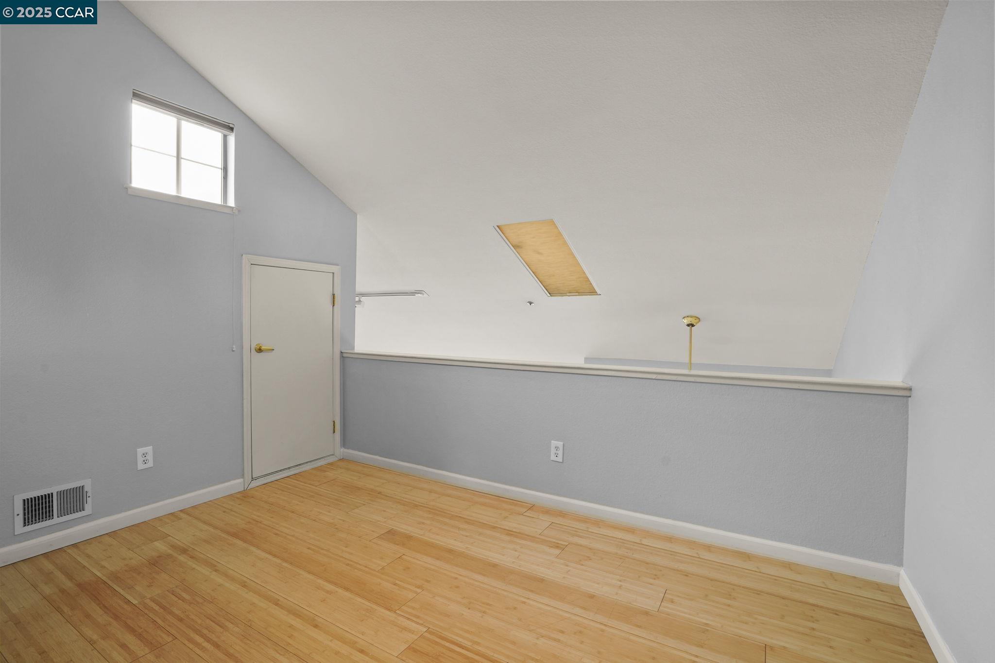 735 Buchanan St. # 204