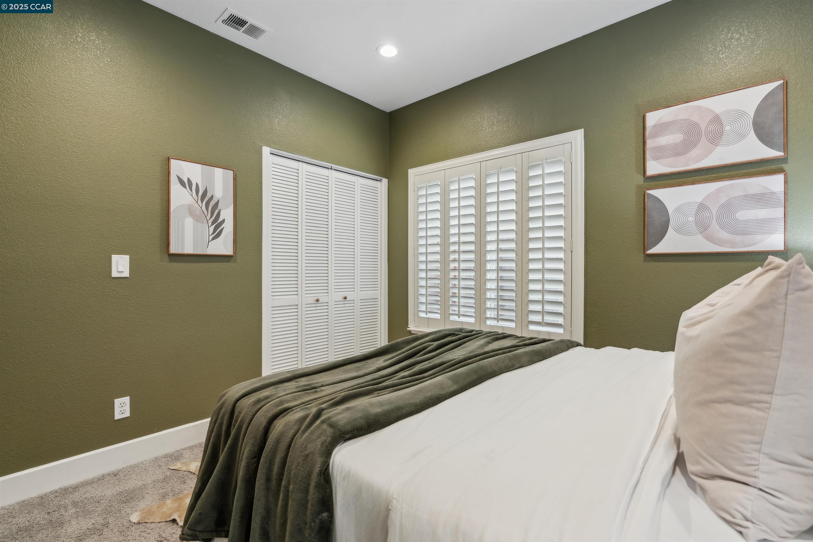 165 Blackstone Dr