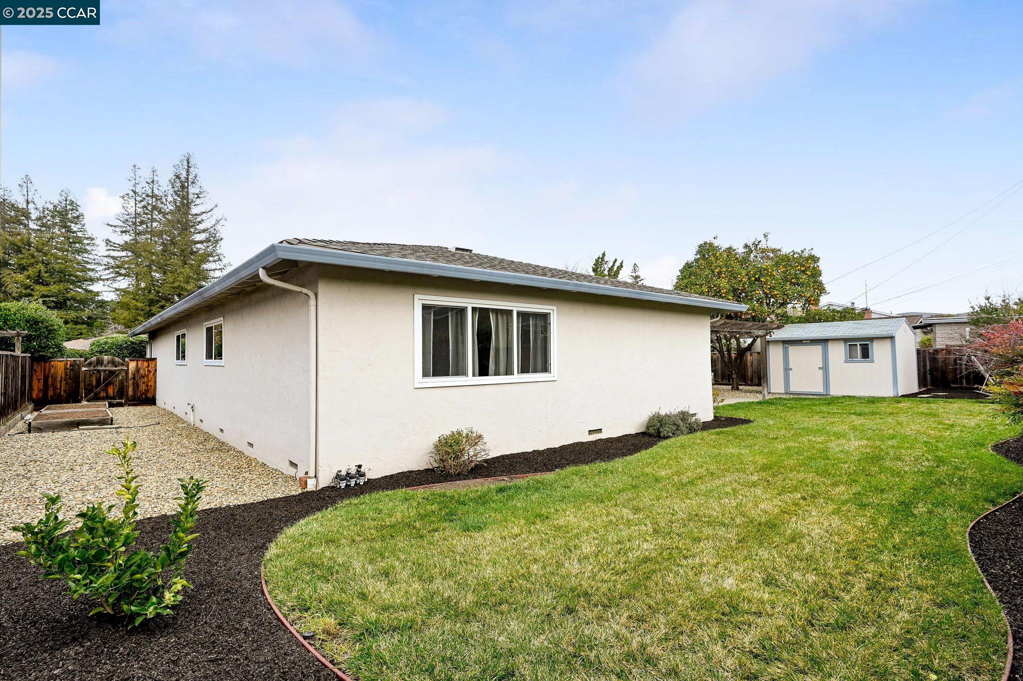 1764 Bishop Dr