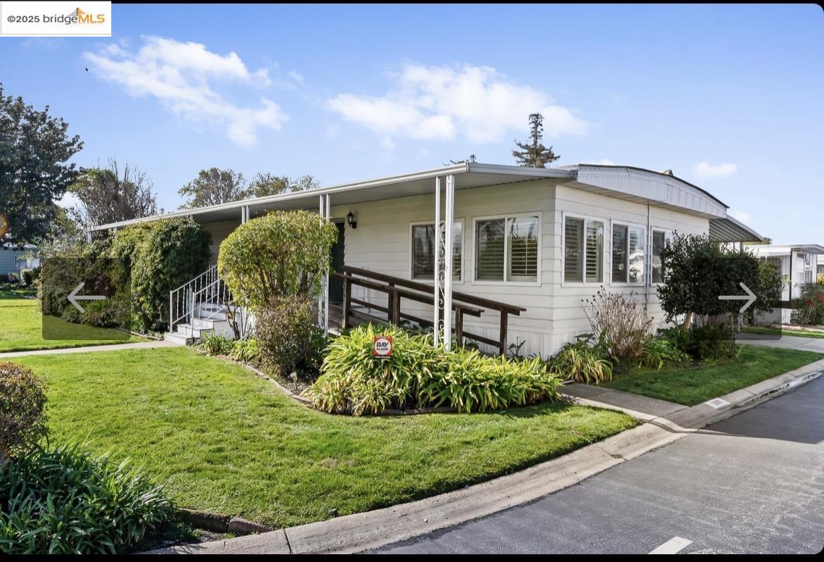 2295 Dalis Dr
