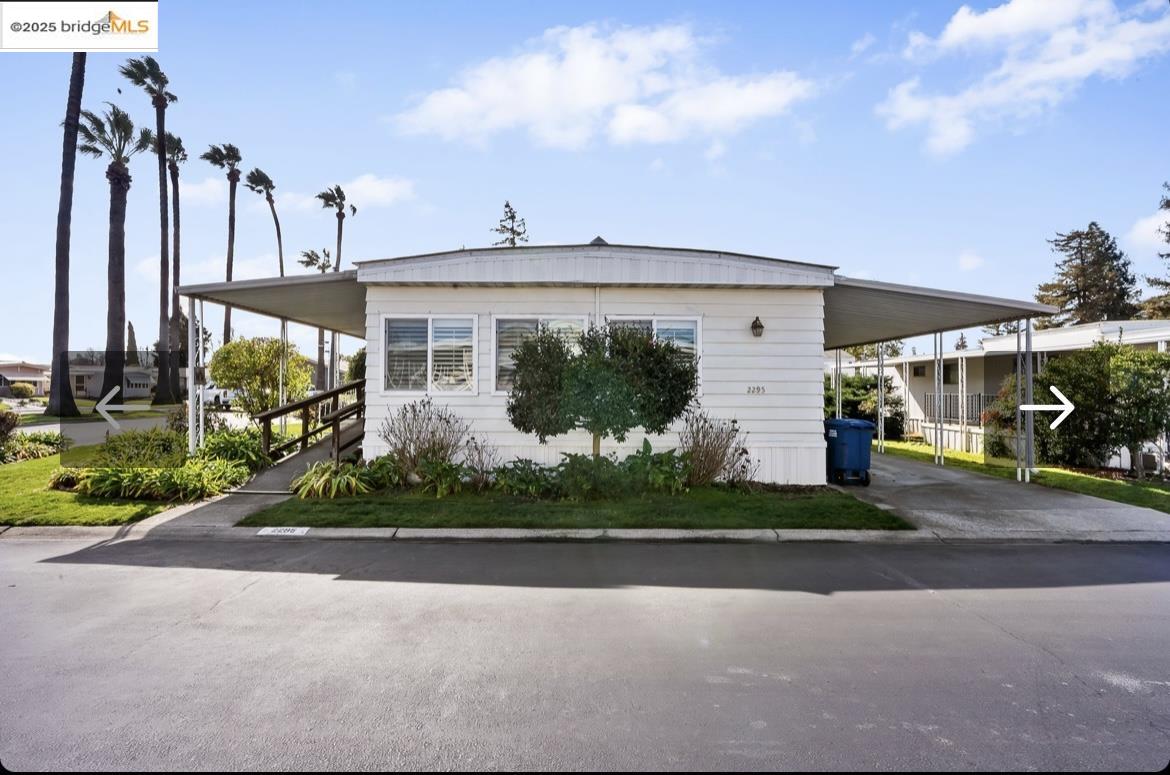 2295 Dalis Dr