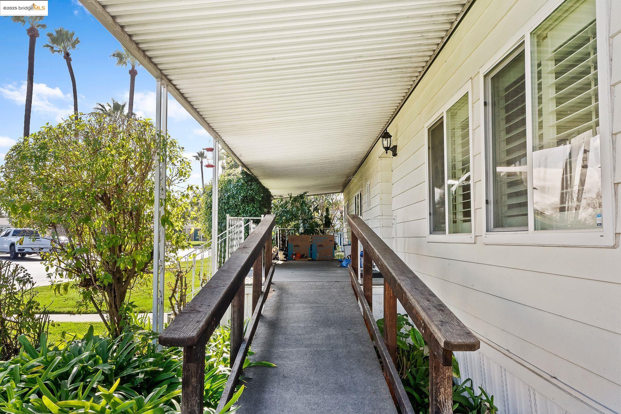 2295 Dalis Dr