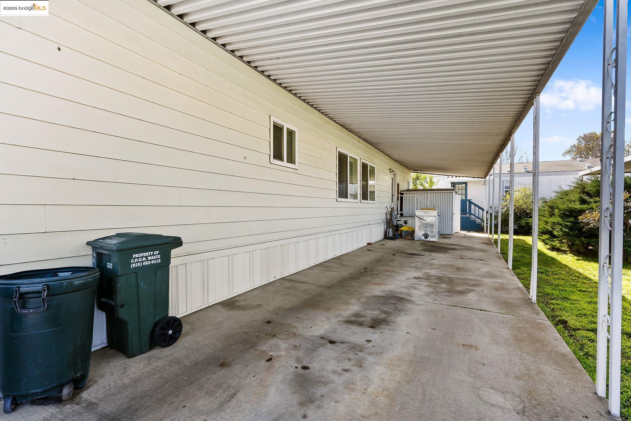 2295 Dalis Dr