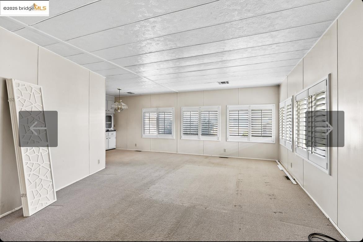 2295 Dalis Dr