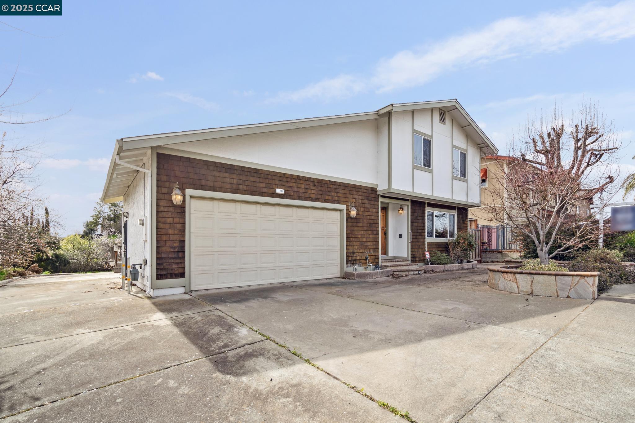 130 Hyde Pl