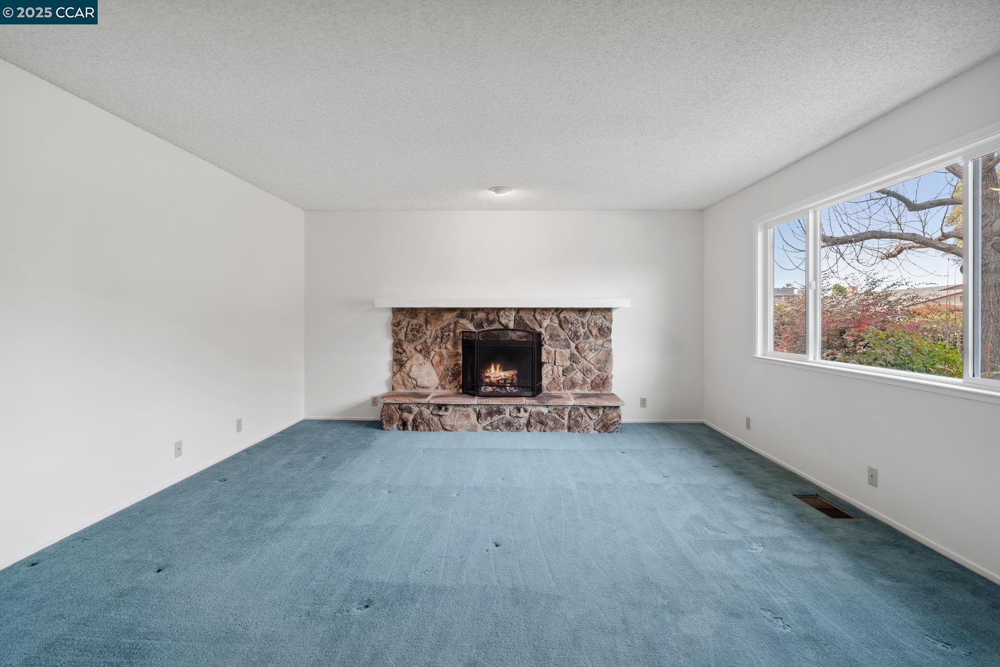 130 Hyde Pl