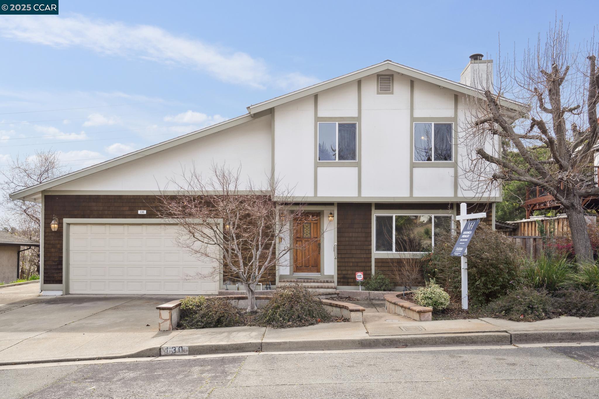 130 Hyde Pl