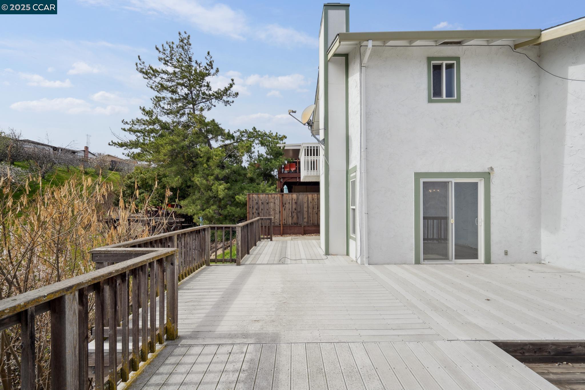 130 Hyde Pl