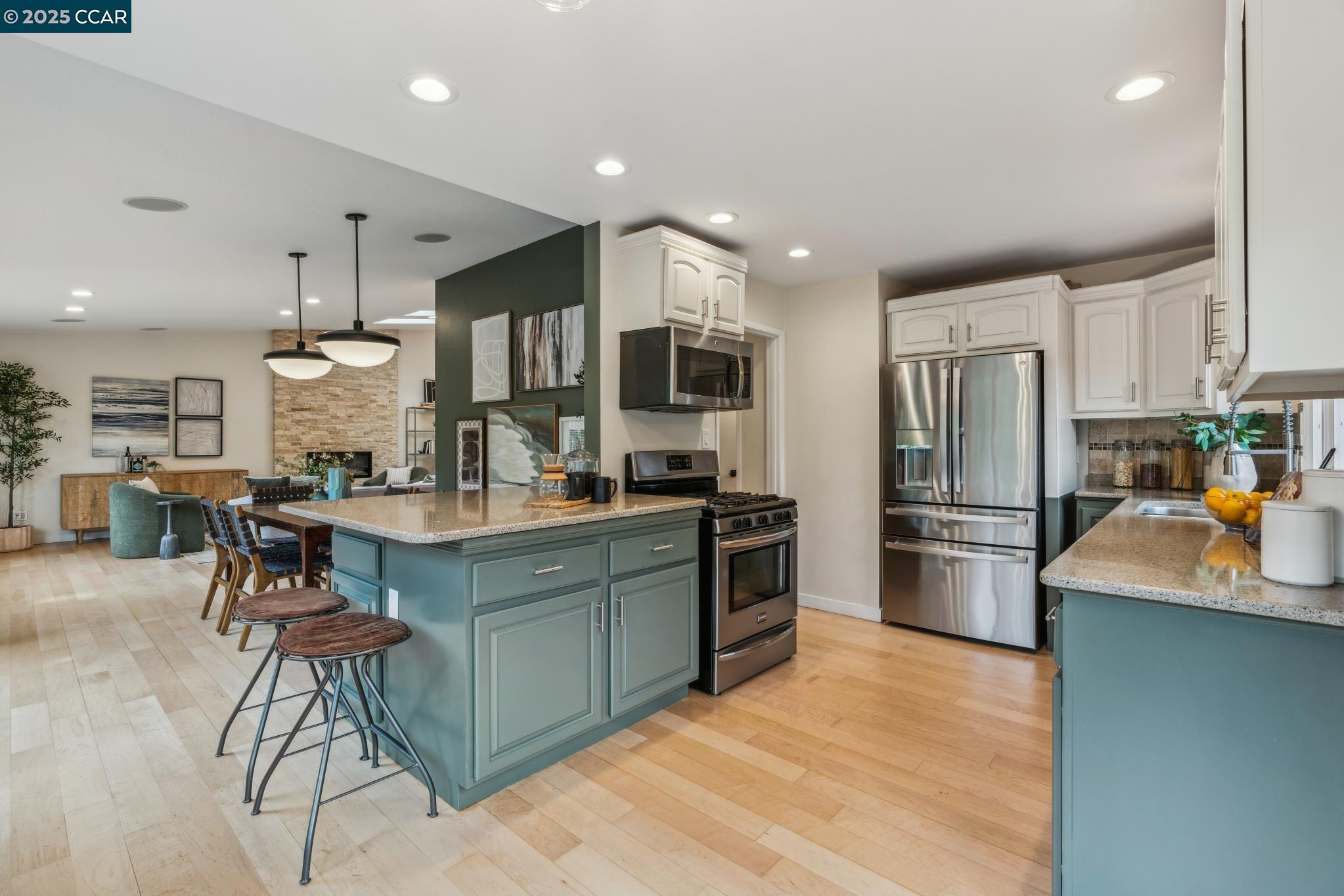 6335 Melville Dr