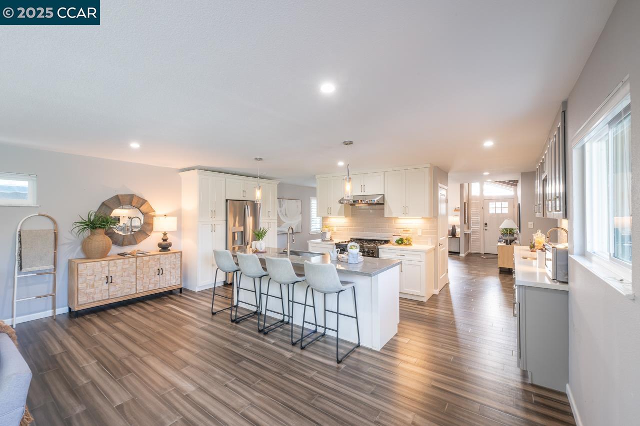 3737 Gainsborough Dr