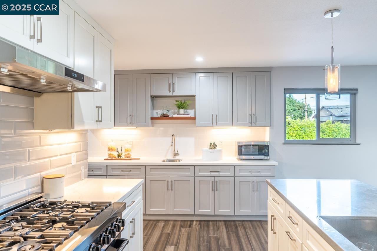 3737 Gainsborough Dr