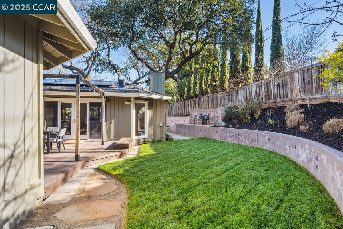 3350 Woodview Dr