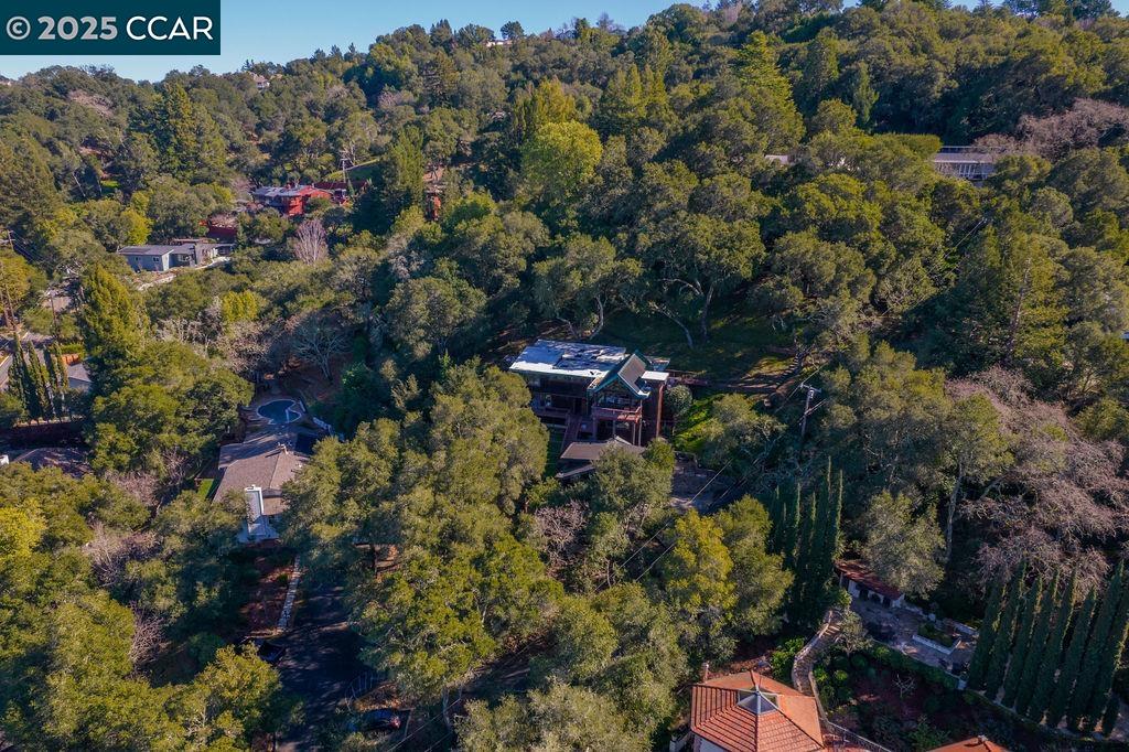 26 Moraga Via