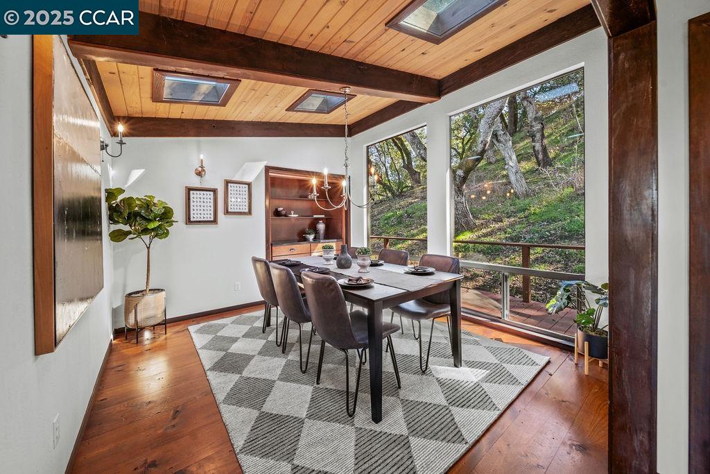 26 Moraga Via