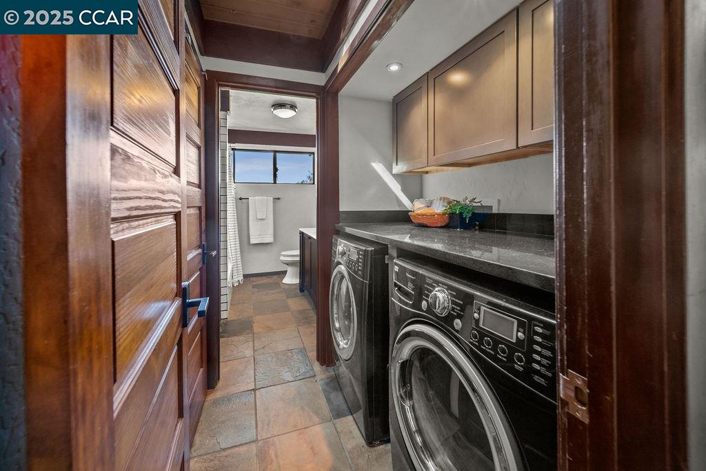 26 Moraga Via