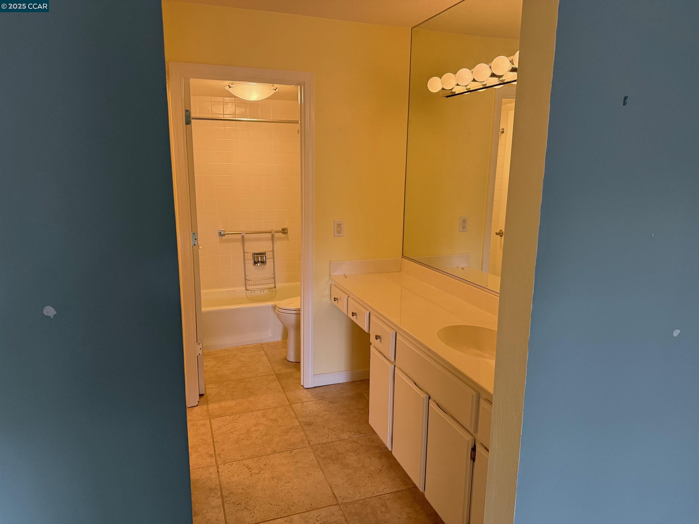 656 Terra California Dr # 4
