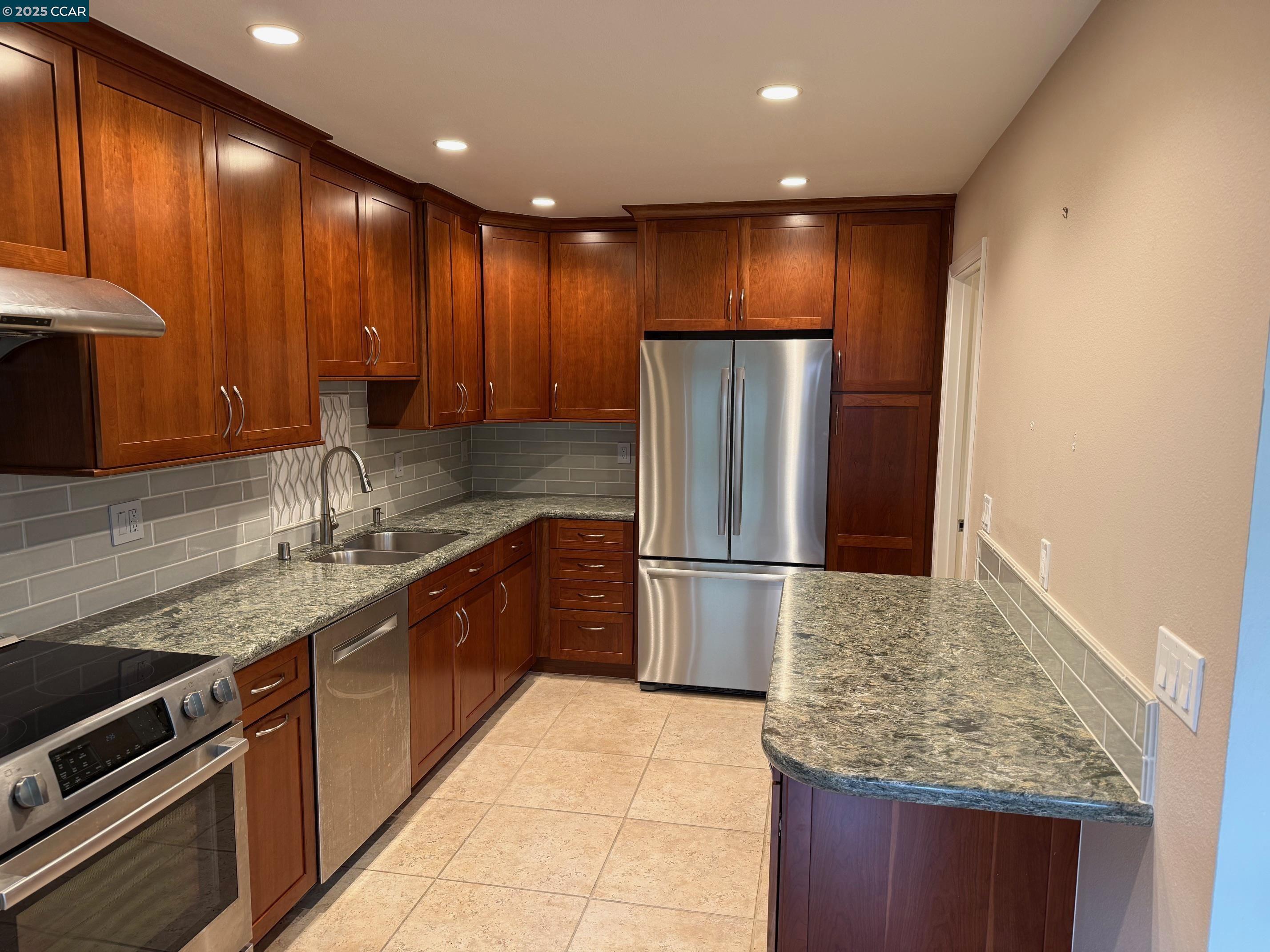 656 Terra California Dr # 4
