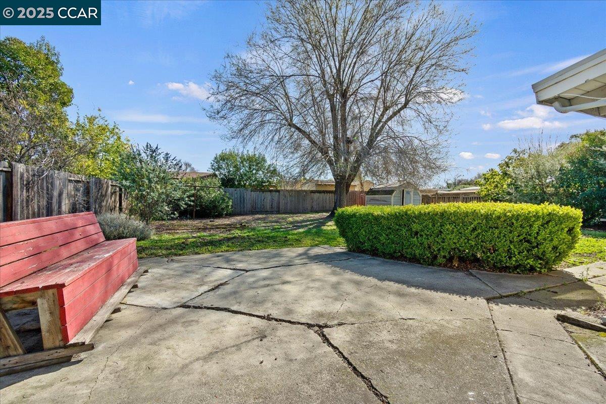 2706 Mayfair