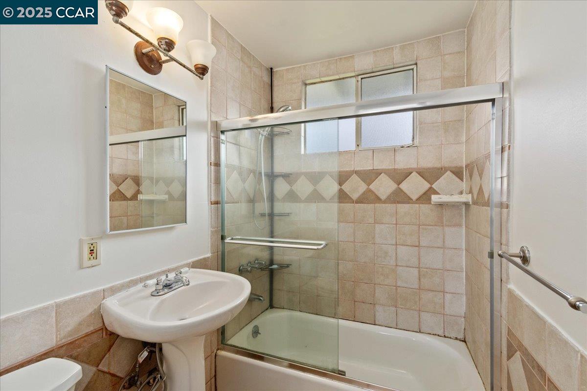 2706 Mayfair
