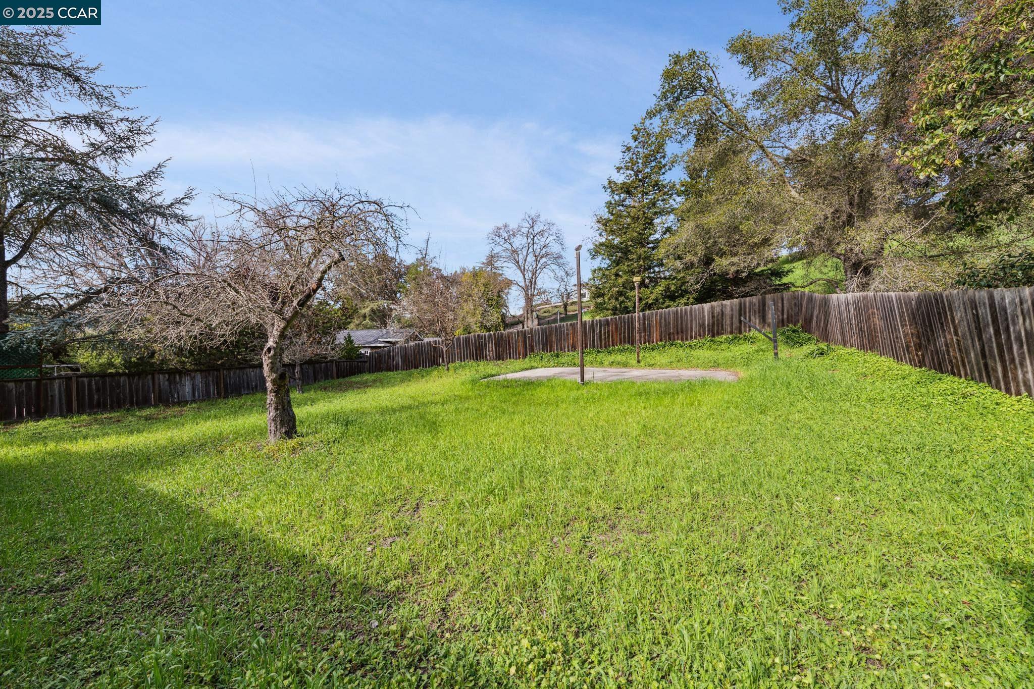 3468 Hamlin Rd